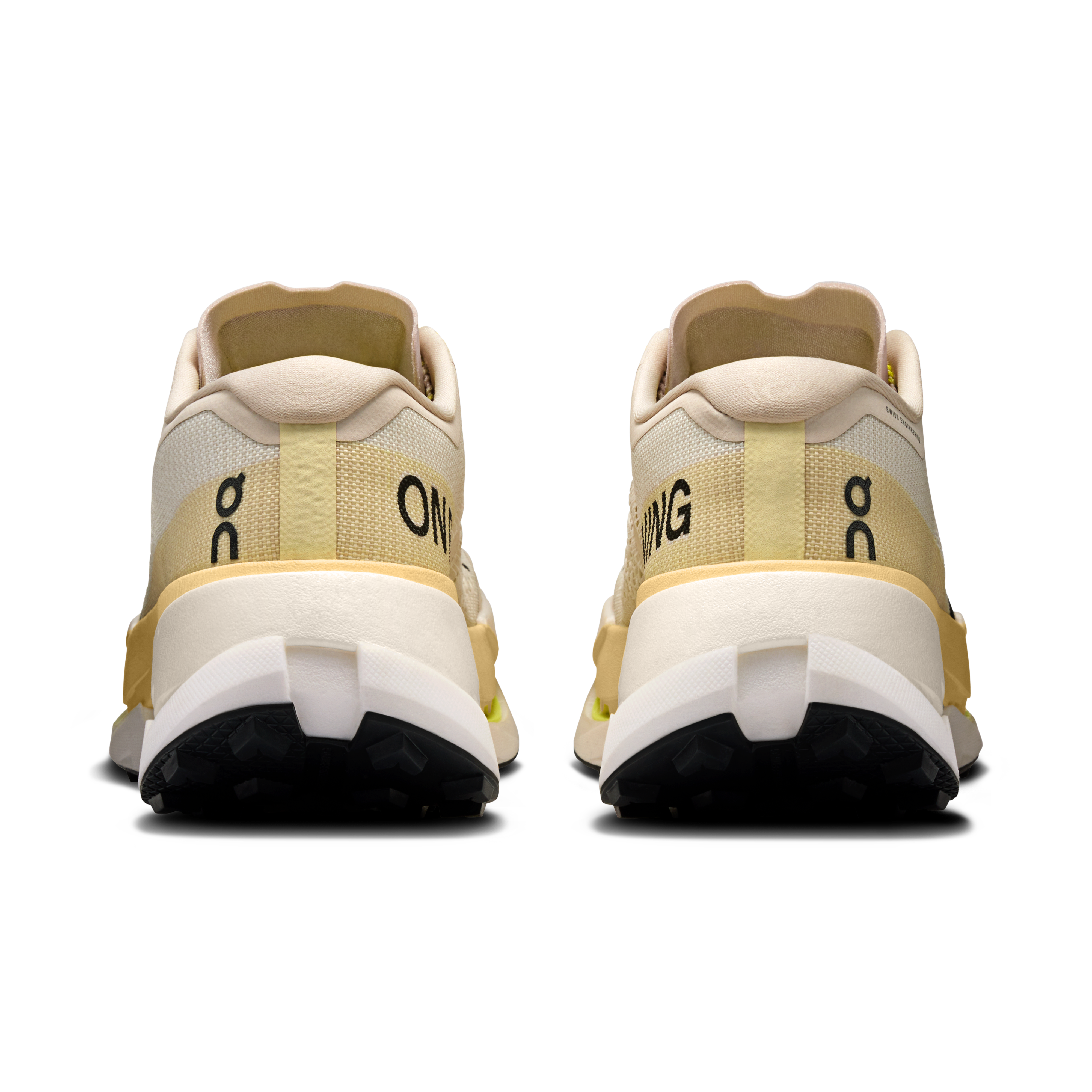 on running cloudultra pro pearl lychee (women's)