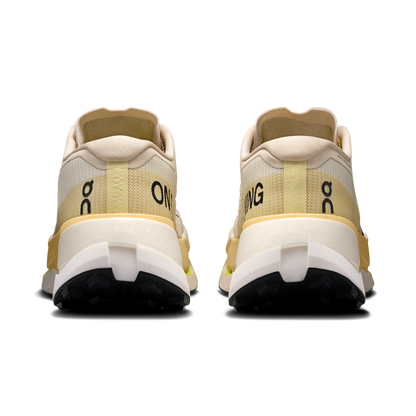 on running cloudultra pro pearl lychee (women's)