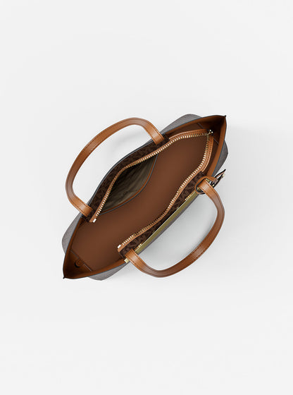 Evelyn Small Signature Logo Tote Bag Brn-Acorn Brn-Acorn