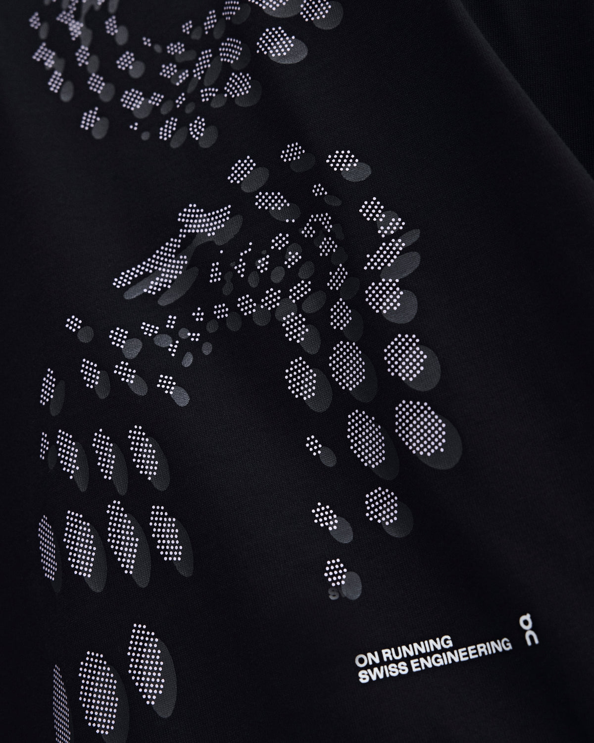 On Club Collective-T Runner Black