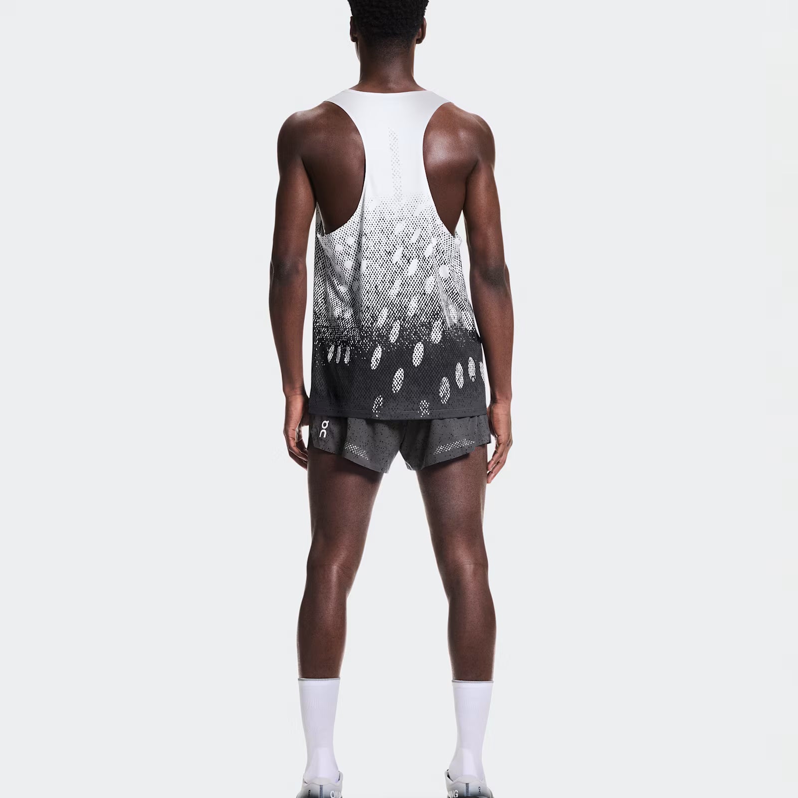 On Zero Singlet White | Iron