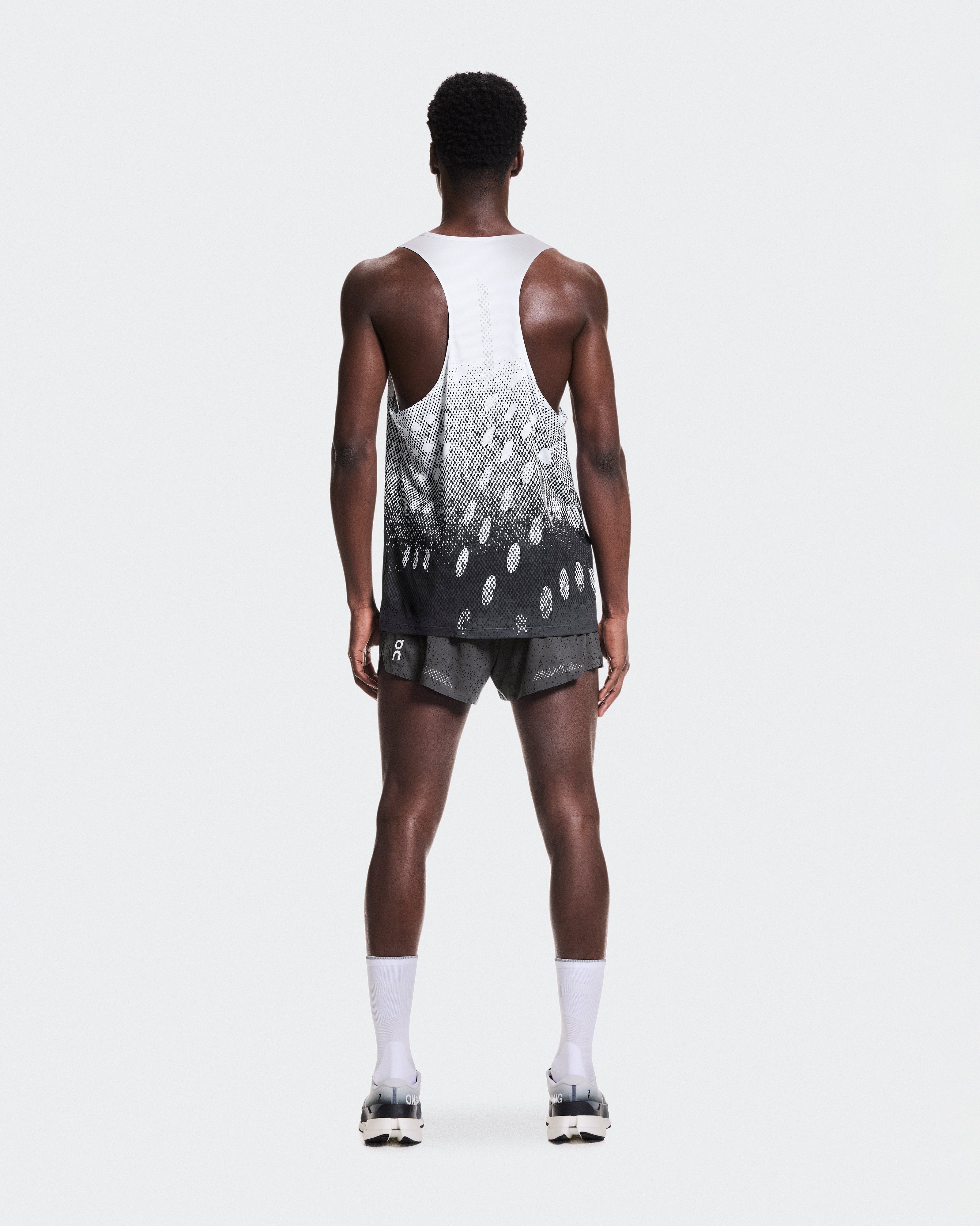 On Zero Singlet White | Iron
