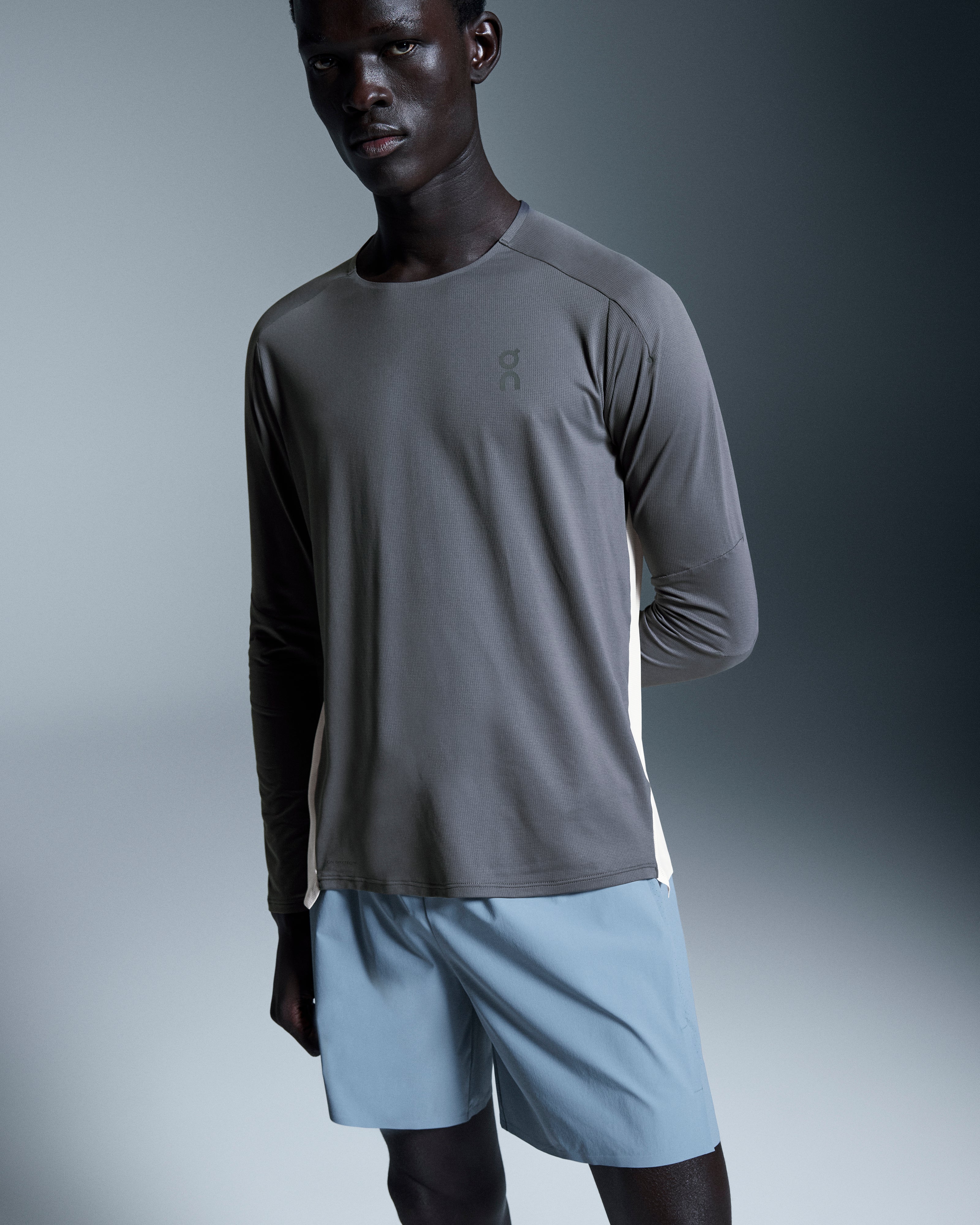 On 7" Performance Shorts Chambray