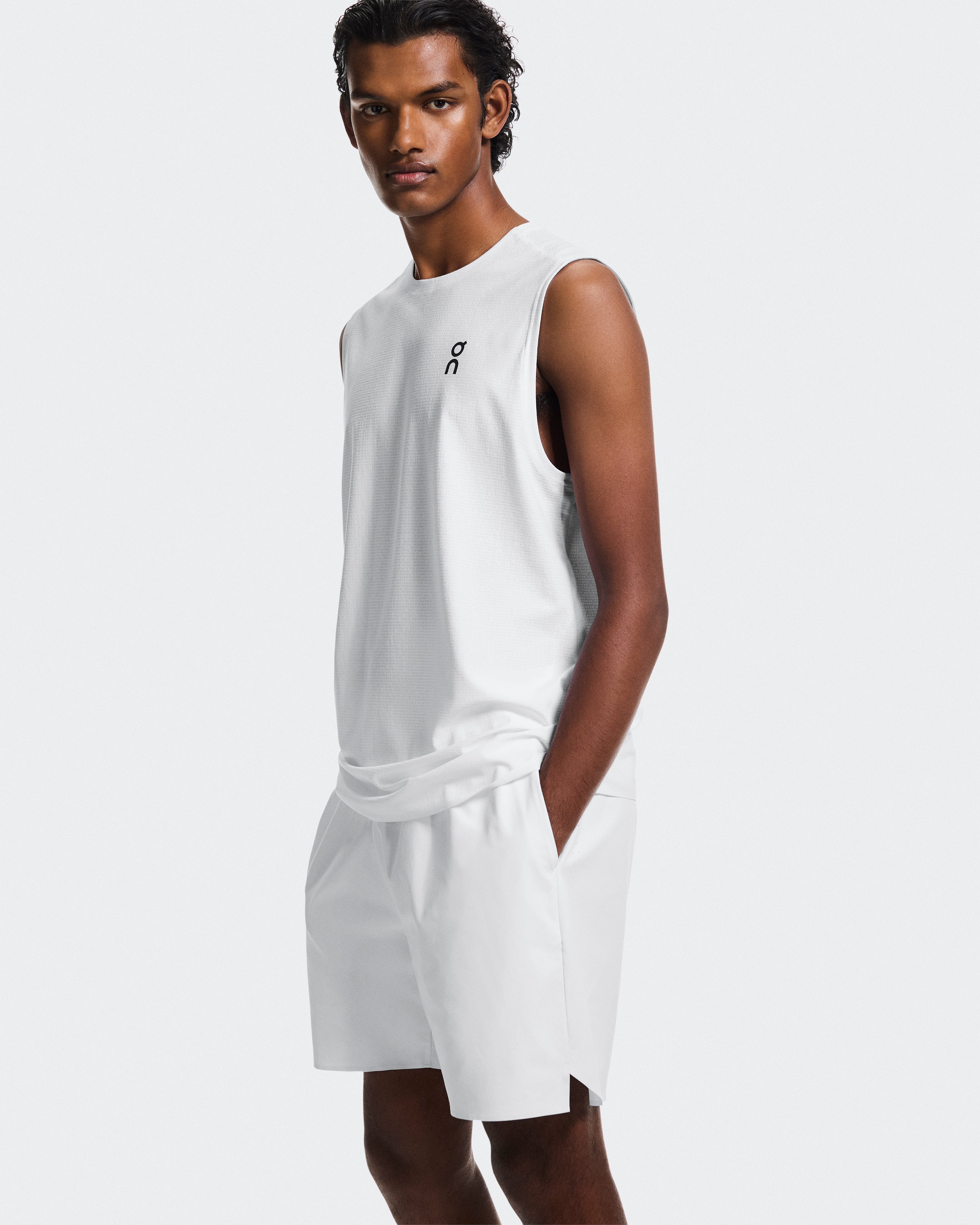 On 7" Court Shorts White