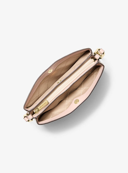 Trisha Medium Logo Crossbody Bag Pwd Blsh Mlt Pwd Blsh Mlt