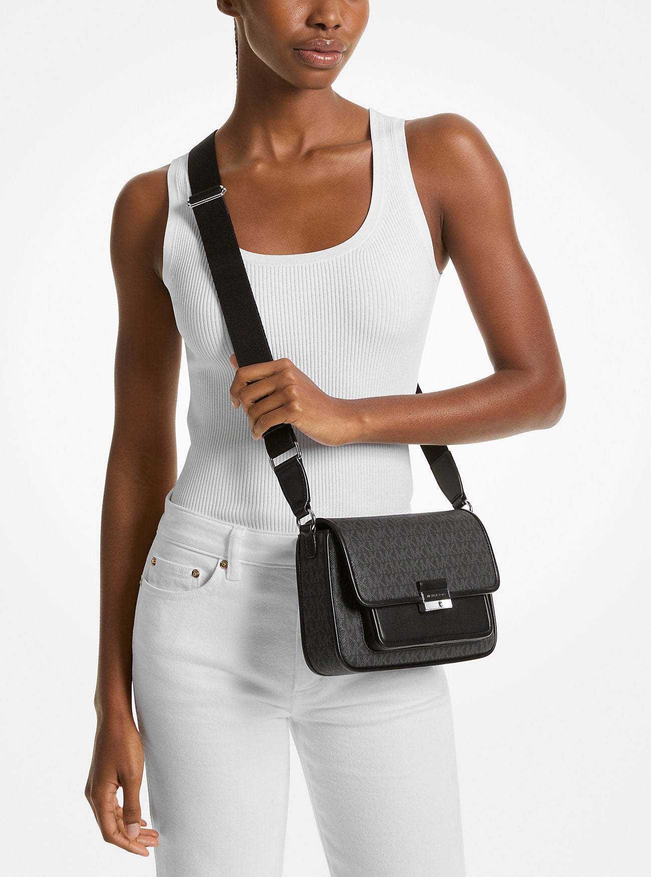 Bradshaw Medium Signature Logo Messenger Bag Black Black