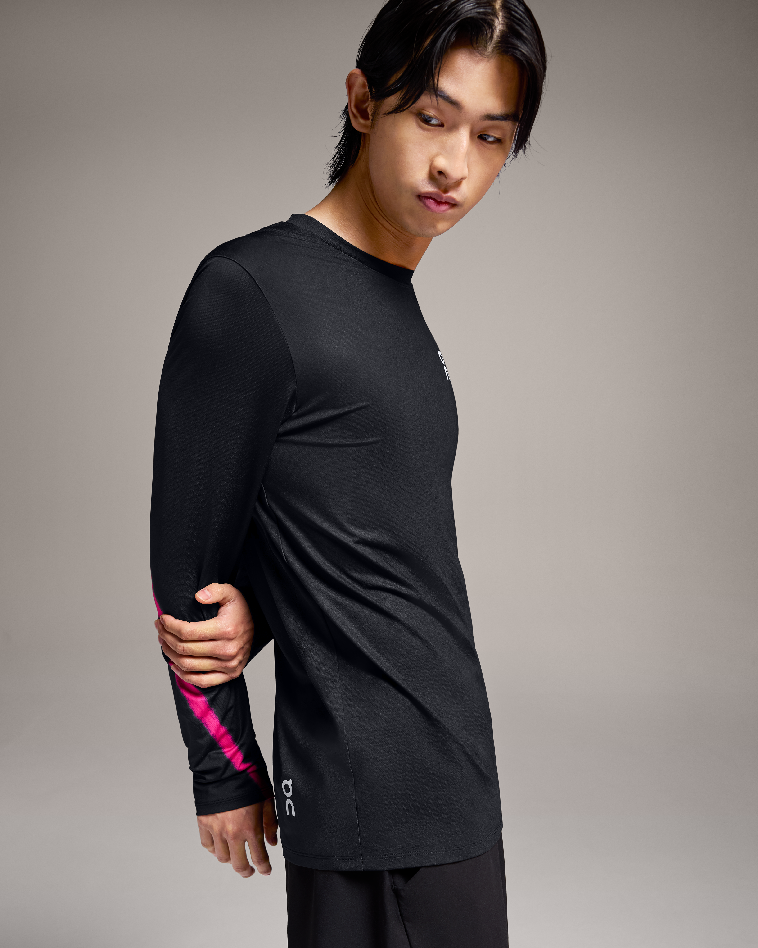 On Court Long-T Black