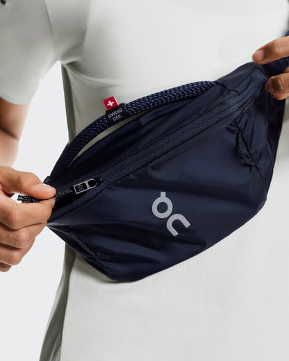On Waist Pack 2L Lite Navy