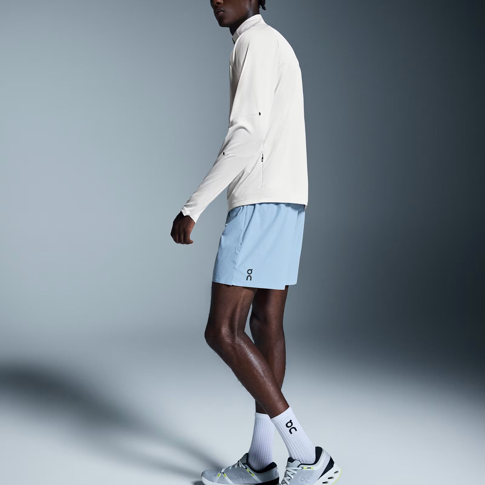 On 5" Performance Shorts Chambray