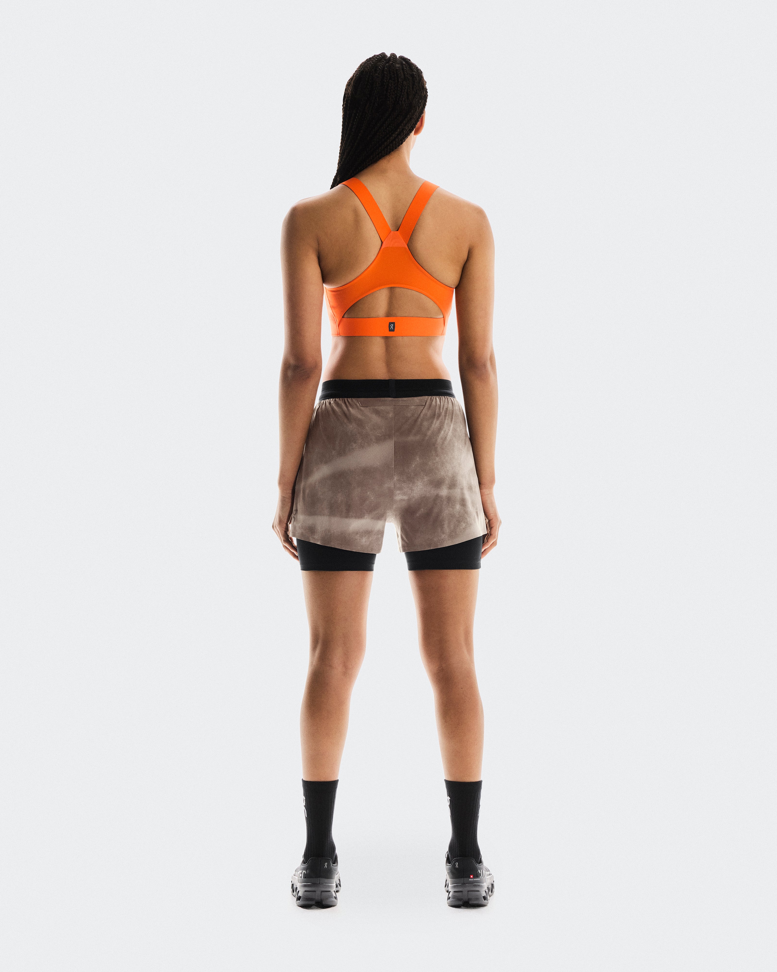 on 3" performance shorts aop Cinder | Black (Women's)
