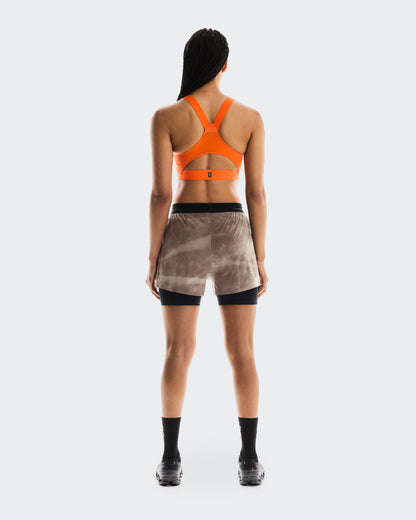 on 3" performance shorts aop Cinder | Black (Women's)