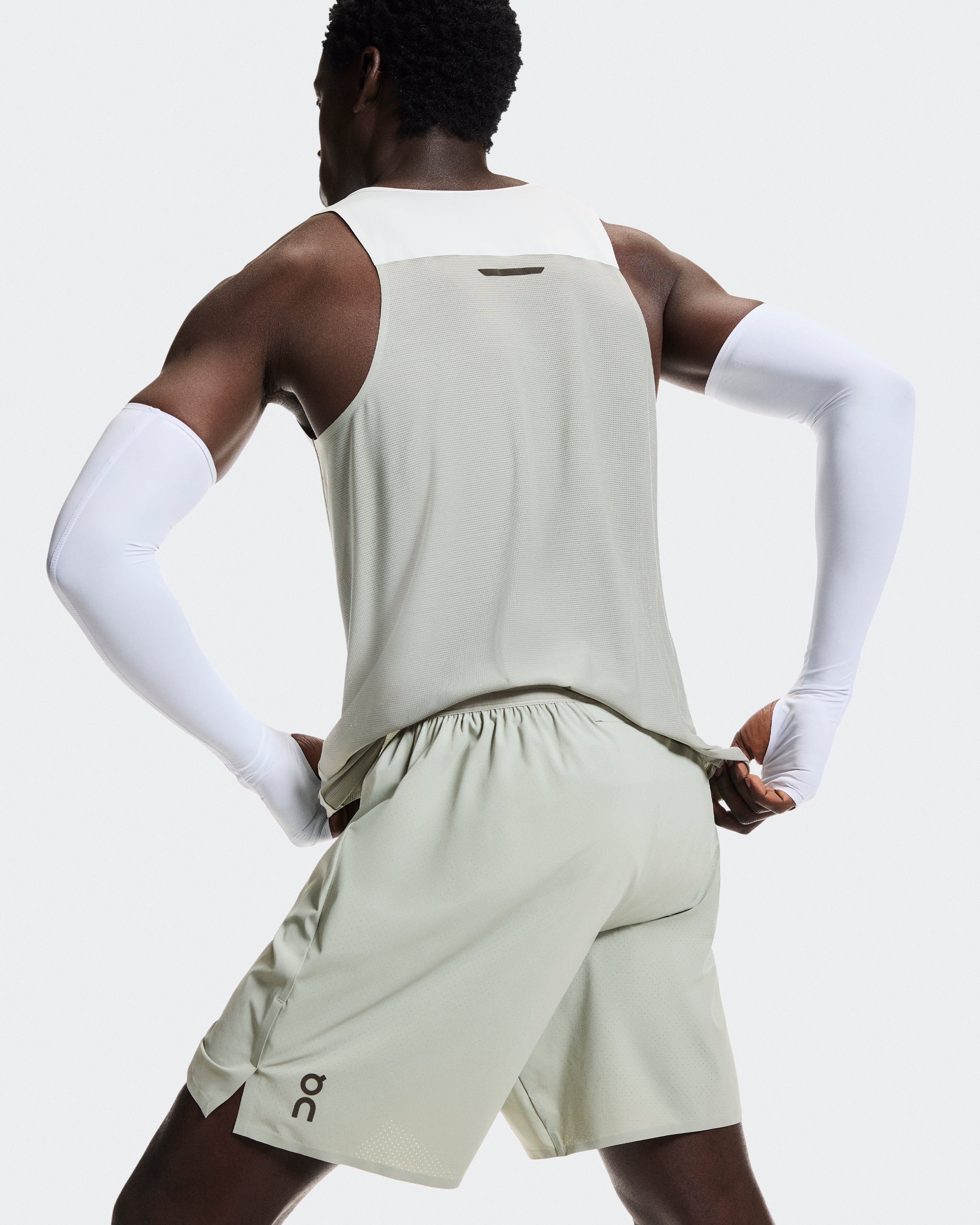 On 7" Performance Shorts Tin