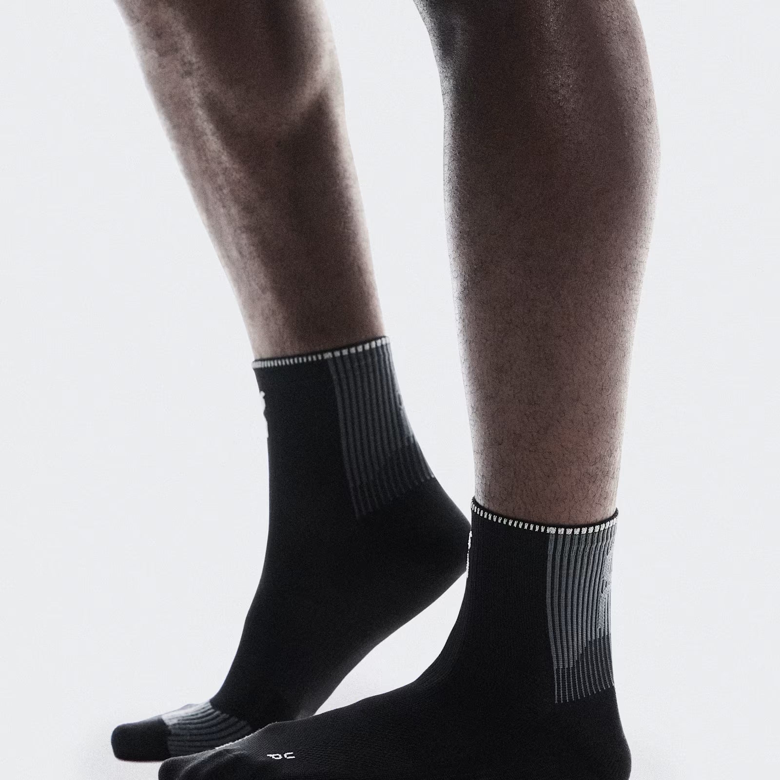 On Performance Run Sock Mid Black | Eclipse