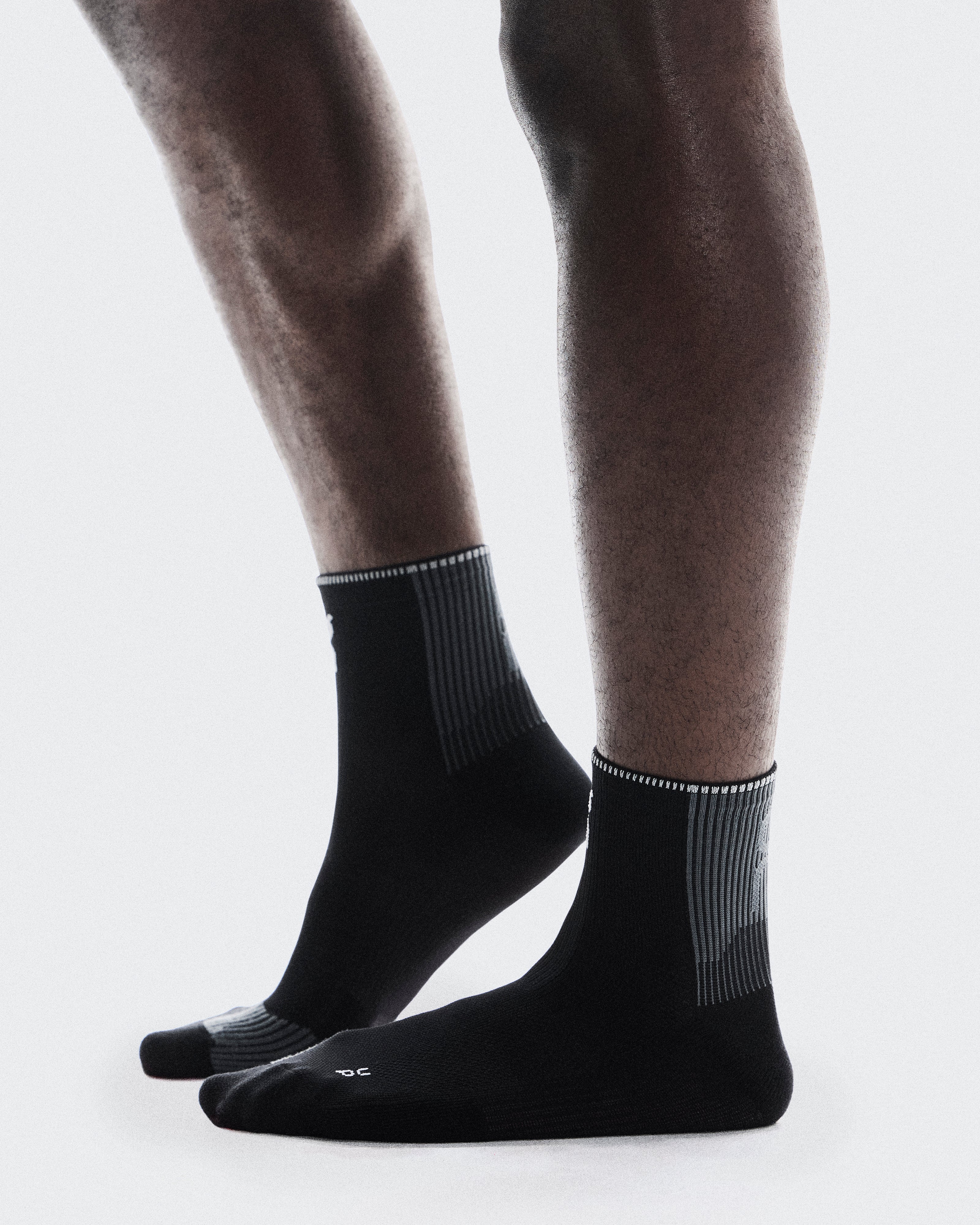 On Performance Run Sock Mid Black | Eclipse