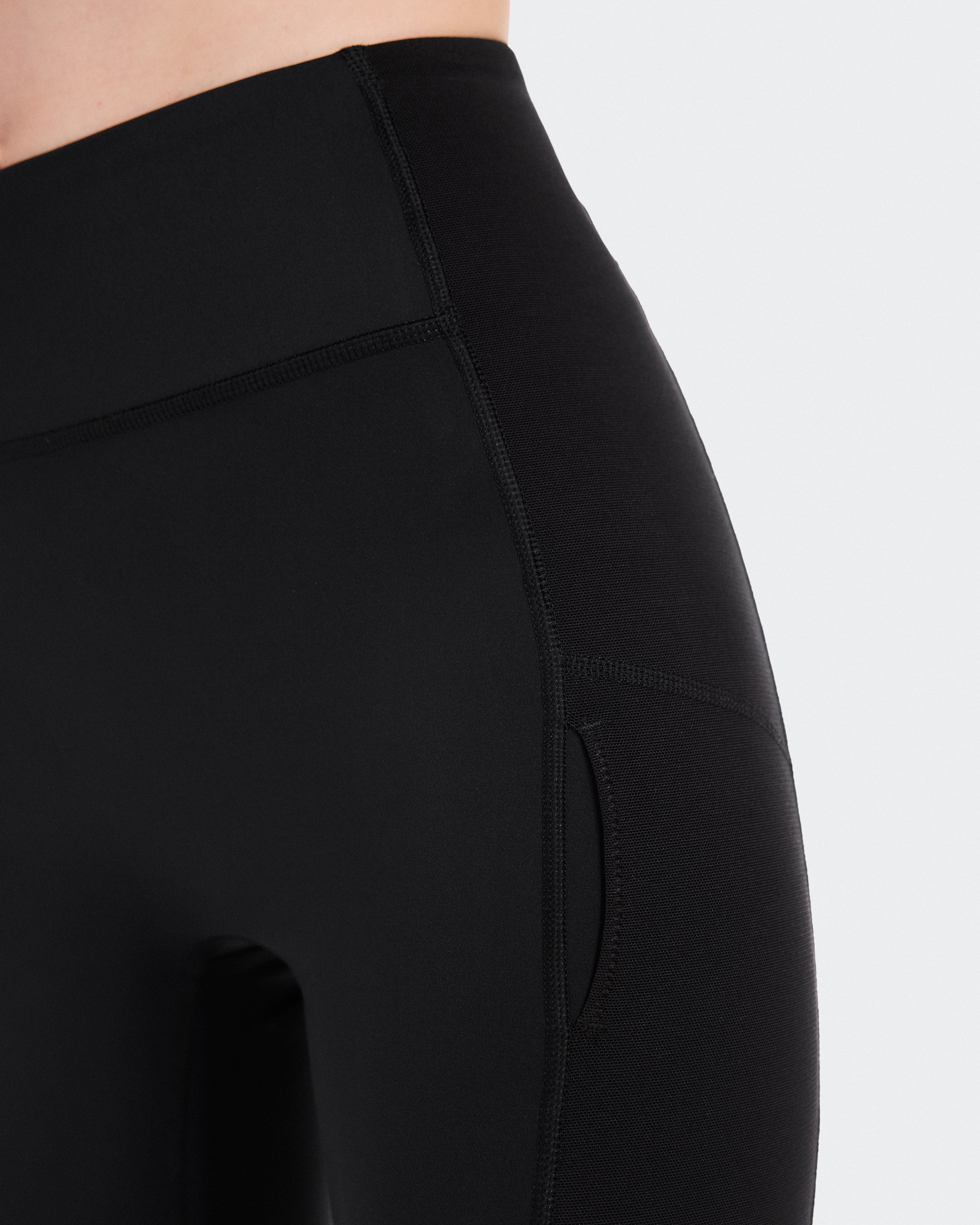 On Train Volt Tights 7/8 Black (Women'S)