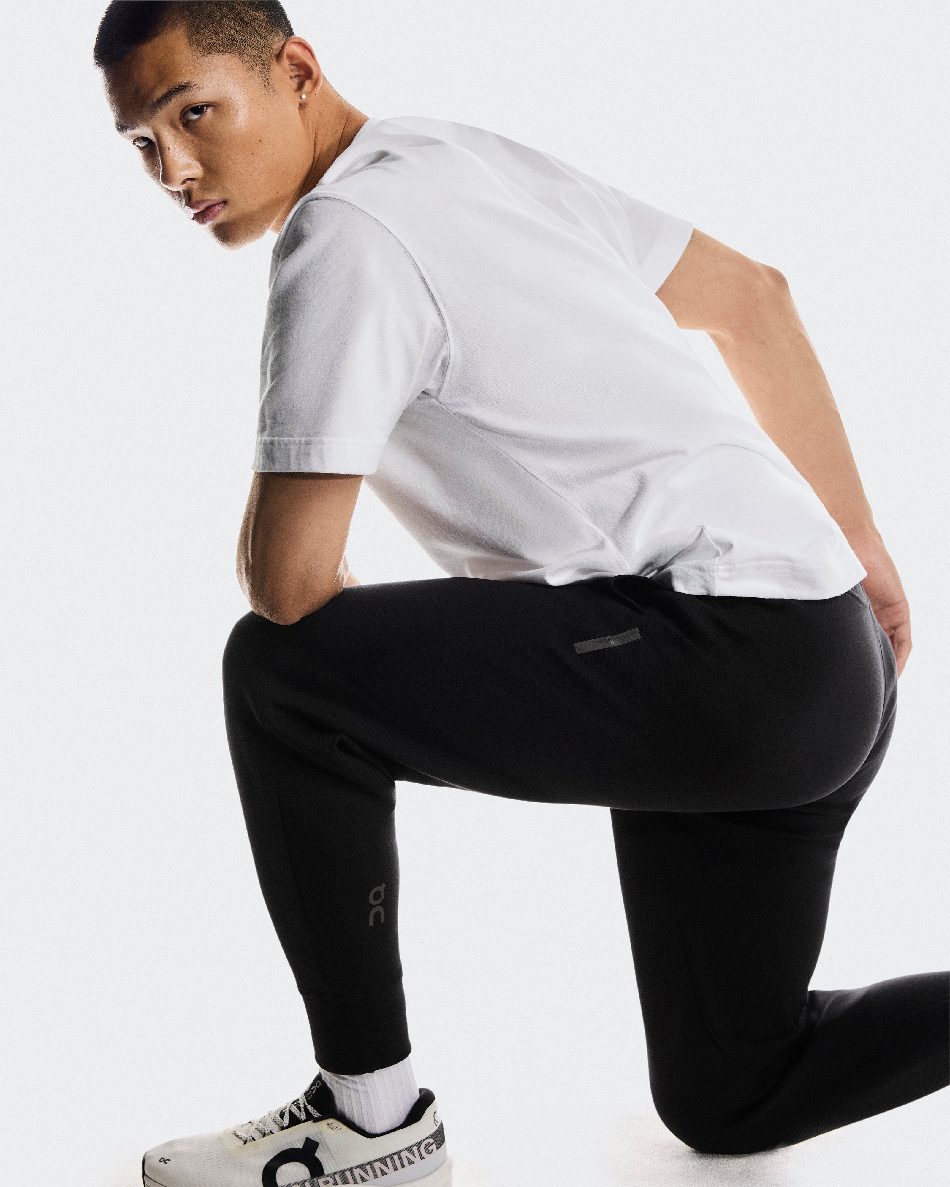 On Focus Tech Sweatpants Black