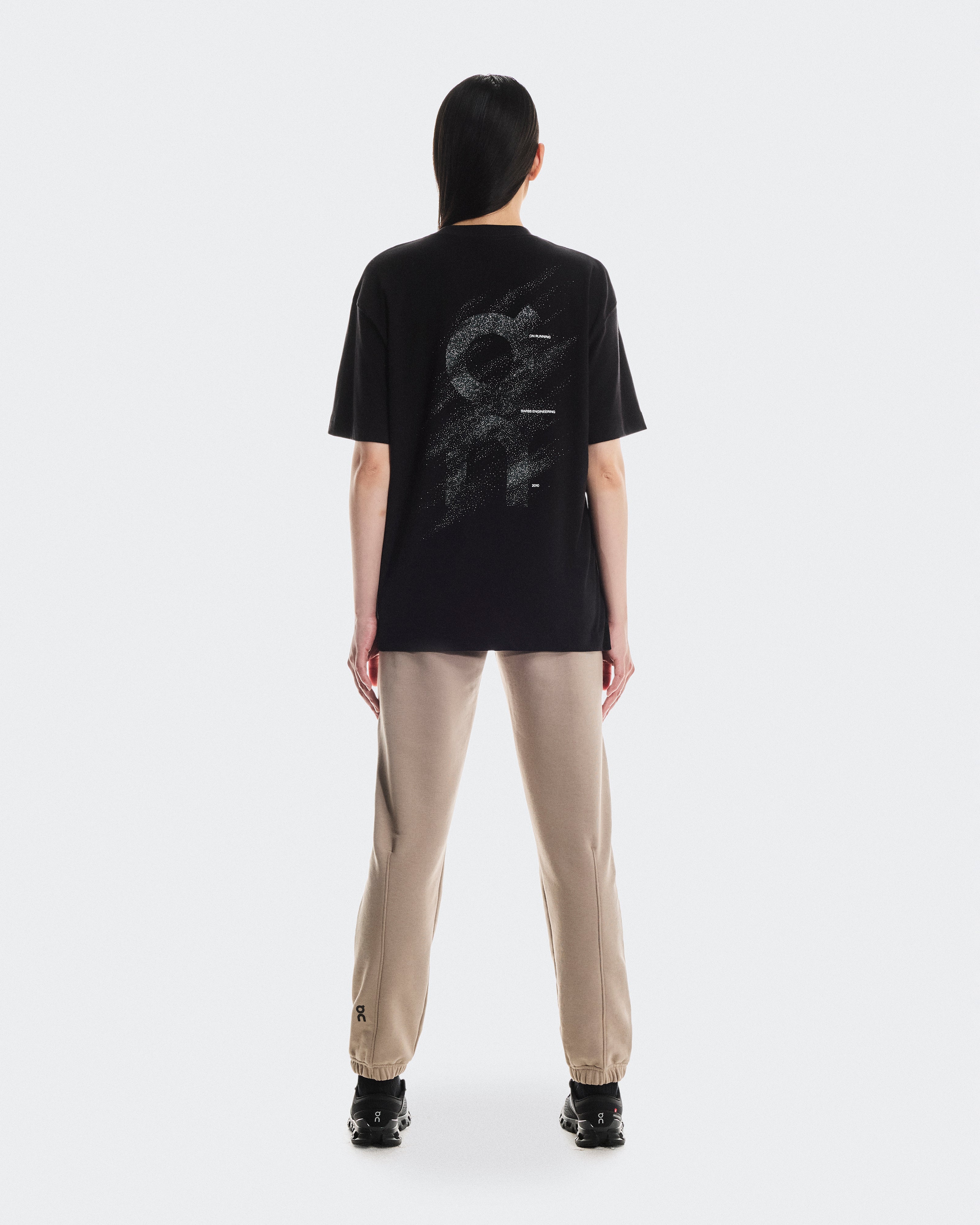 On Club T Graphic Black | Olive (Women'S)