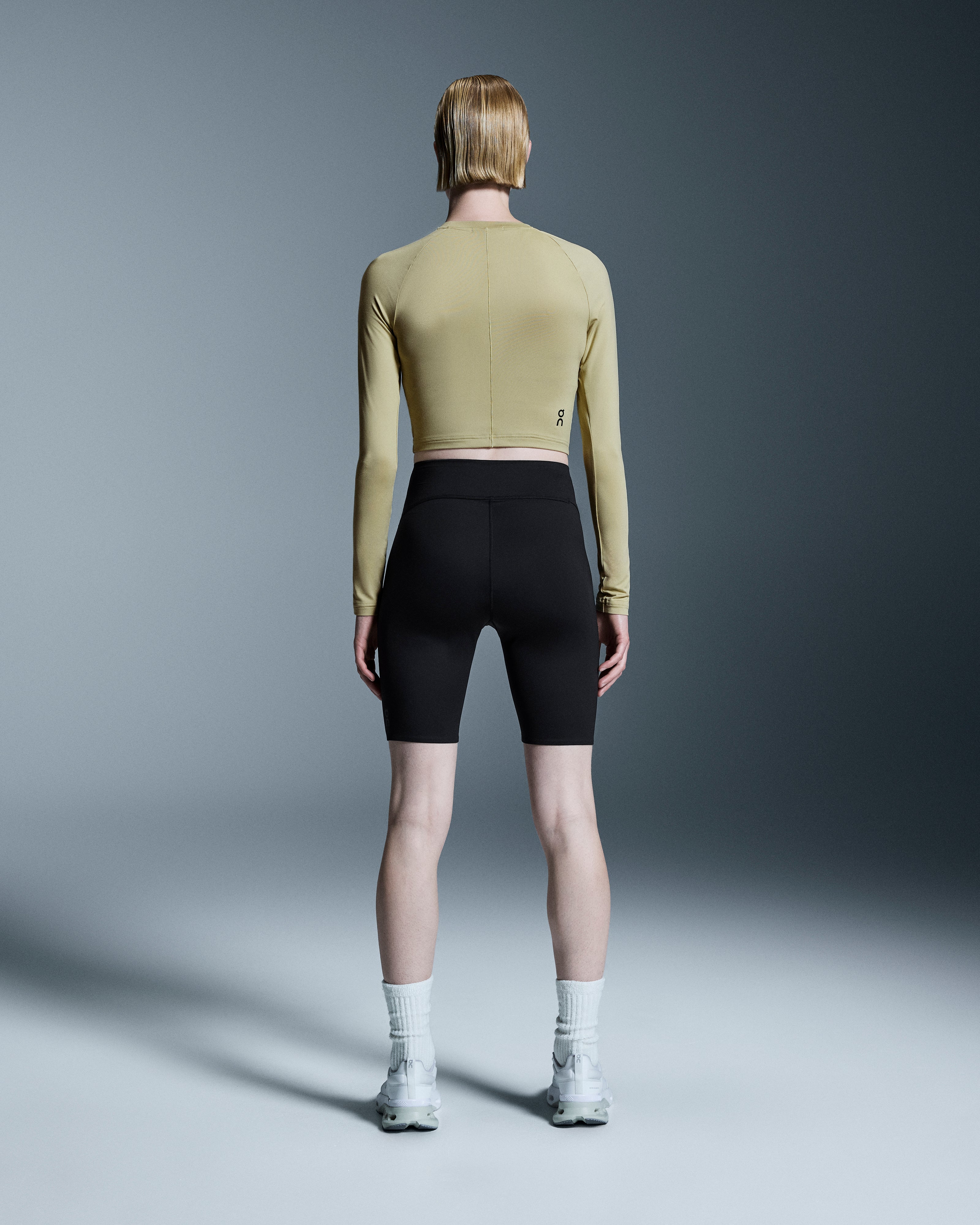 on studio long-t crop Caper (Women's)