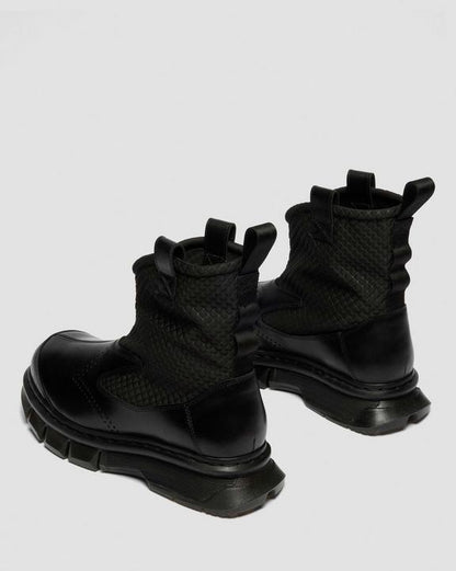 Dr Martens Qubist Rigger - Black