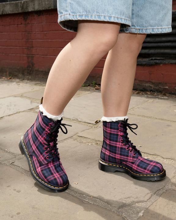 Dr Martens 1460 Tartan - Pink Multi
