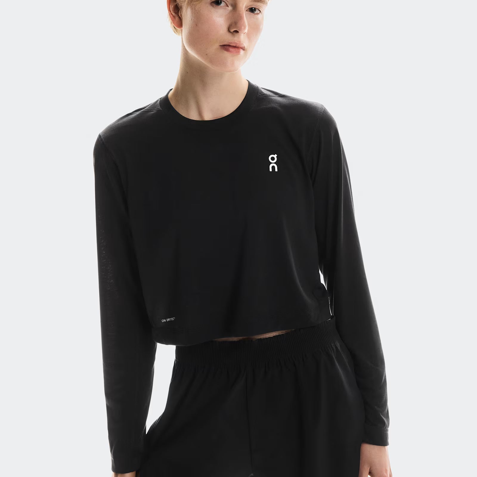 On Train Long-T Crop Graphic Black (Women'S)