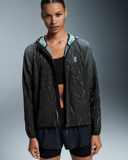 on pace run jacket Black | Lima (Women's)