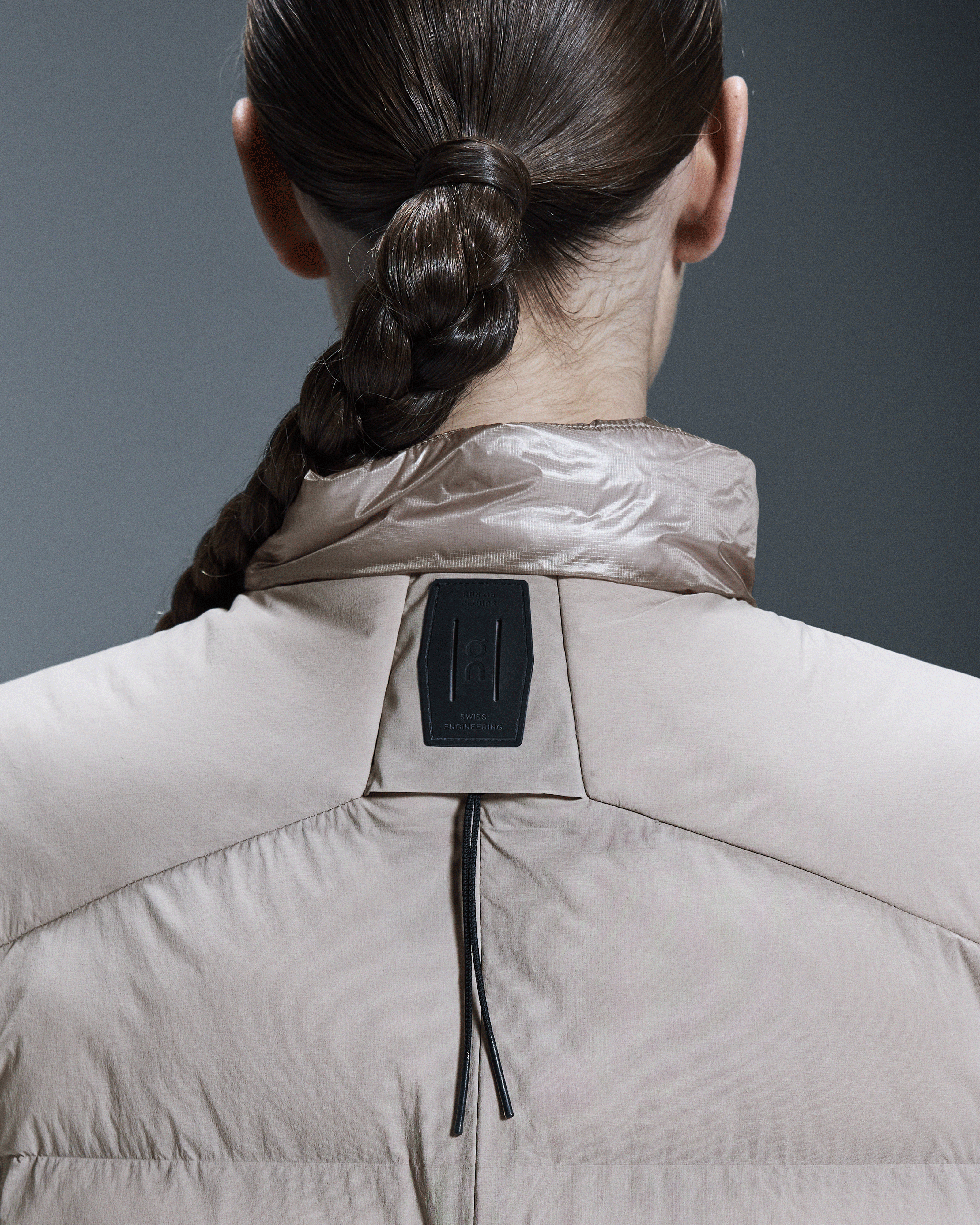 on challenger vest Zinc (Women's)