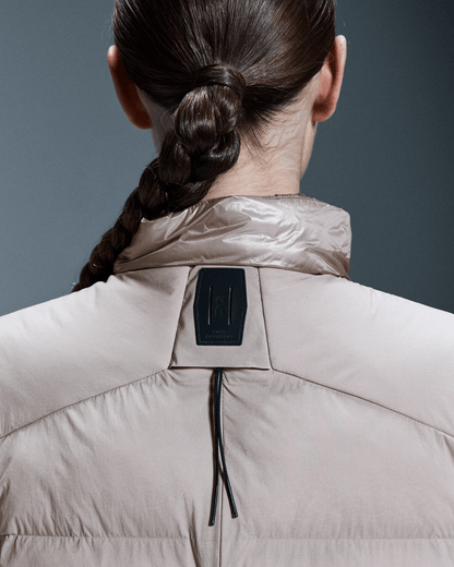 on challenger vest Zinc (Women's)