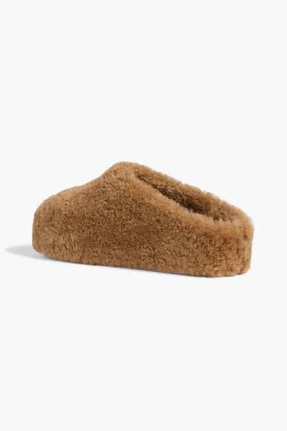 Amina Muaddi Giuly Shearling Clogs Camel Women's