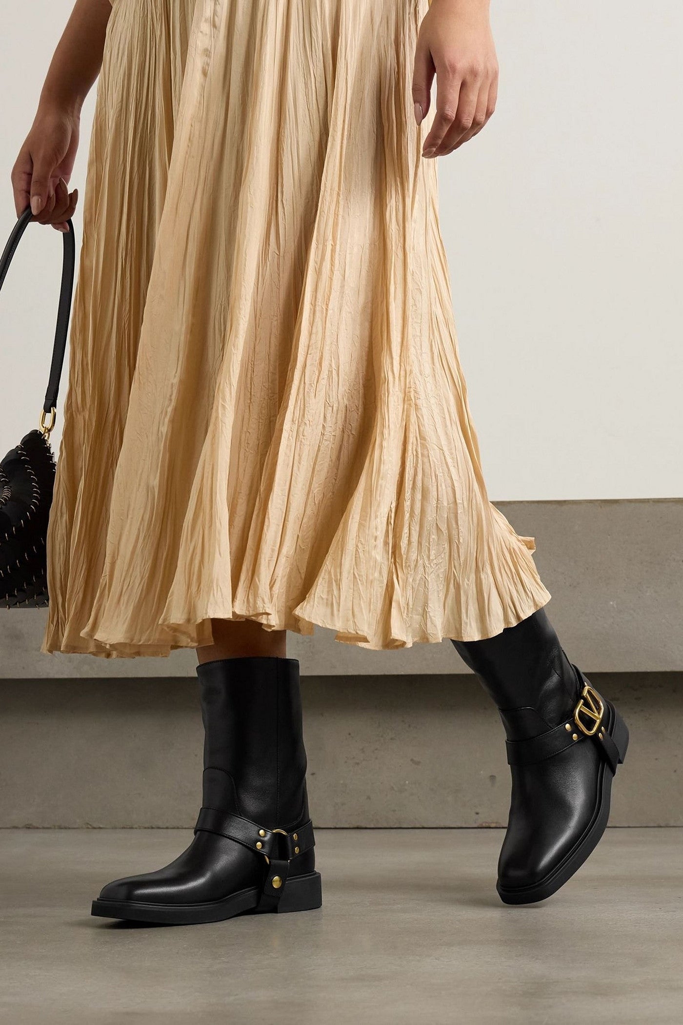 Valentino Garavani Vlogo Signature Embellished Leather Ankle Boots Black Women's
