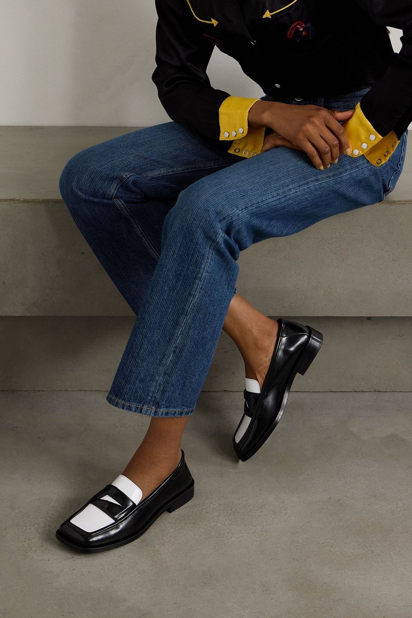 The Attico Amanda Logo-Debossed Two-Tone Leather Loafers Black Women's