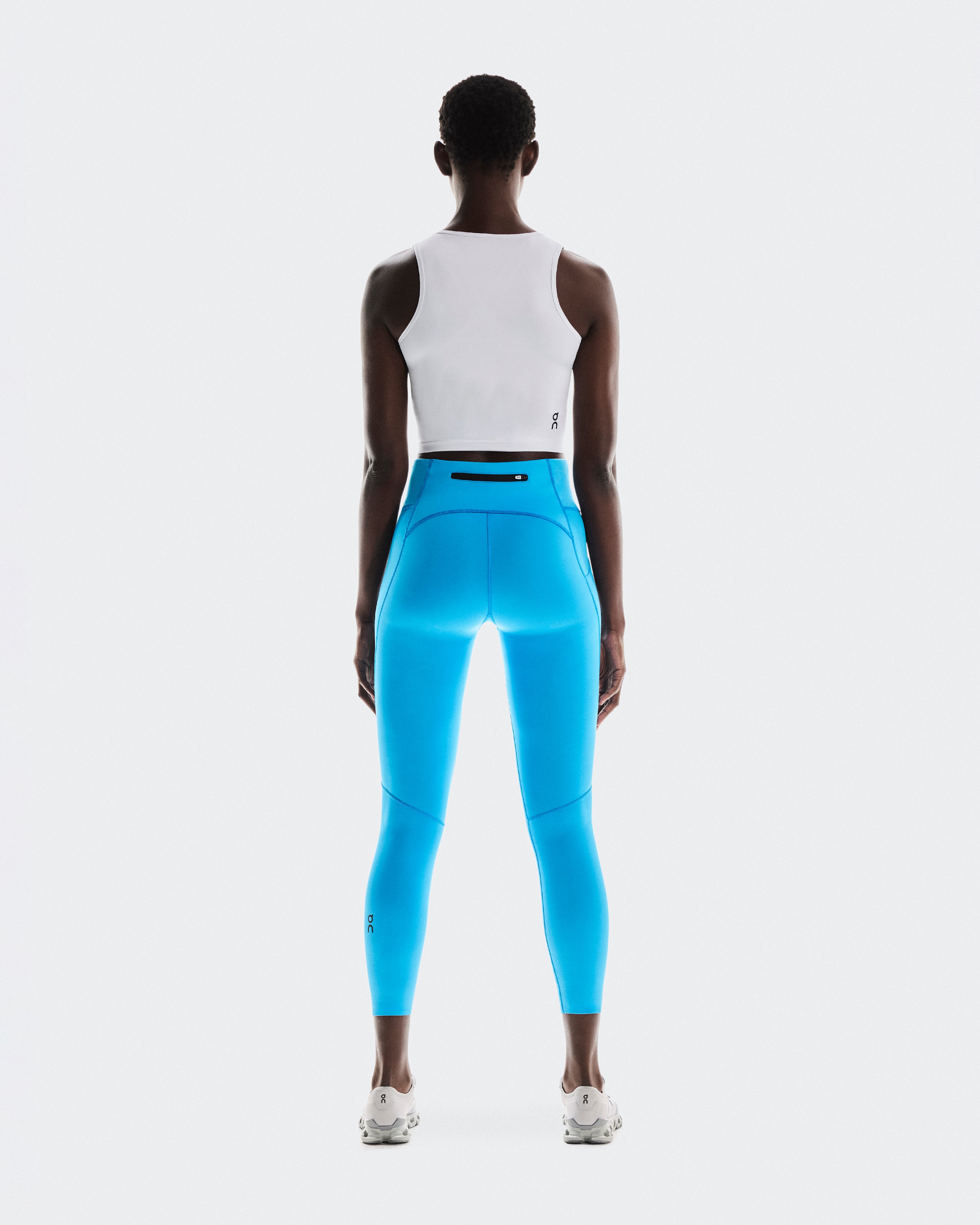 on performance tights 7/8 Malibu (Women's)