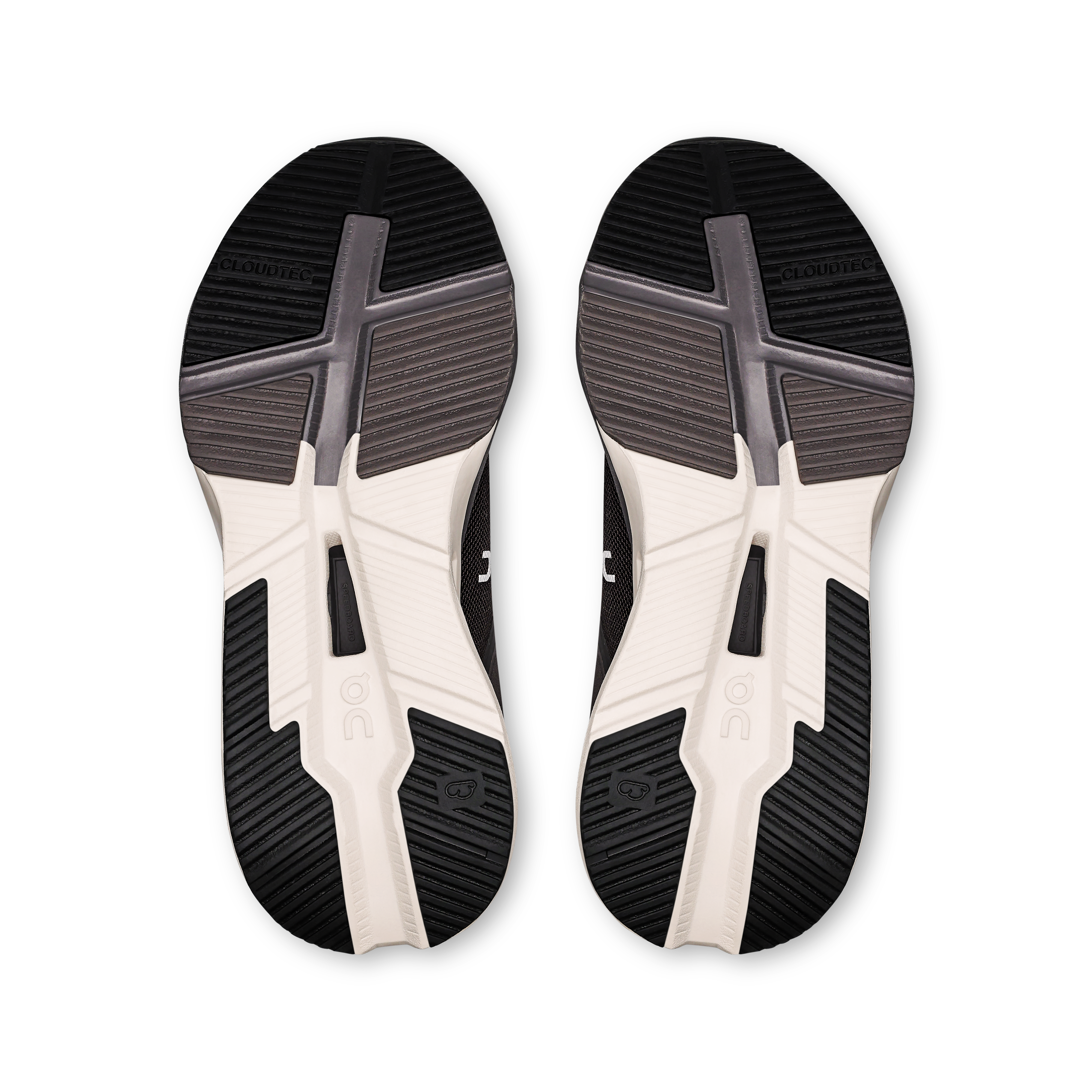 on running cloudnova x pebble black (women's)