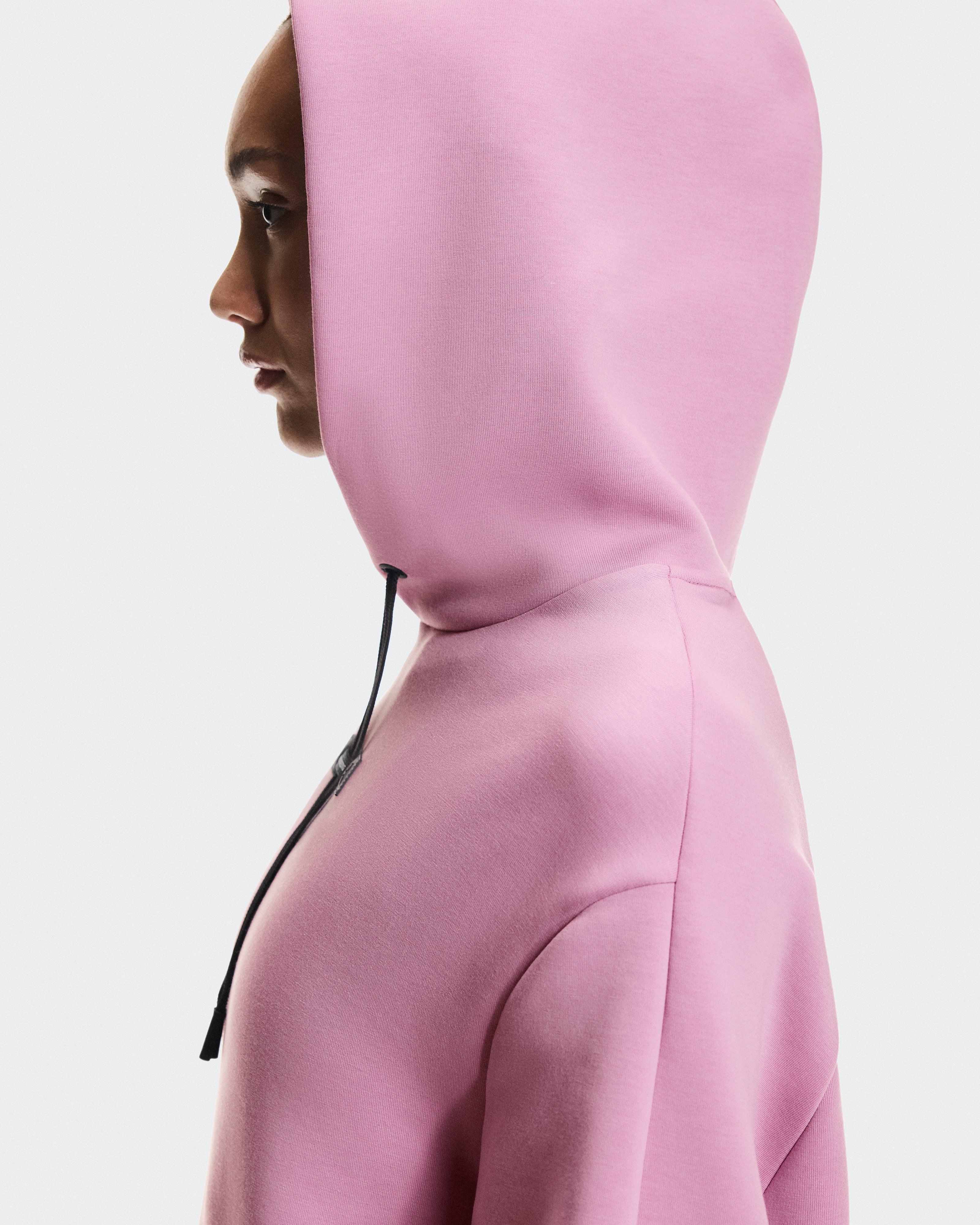 On Focus Tech Hoodie Sakura (Women'S)