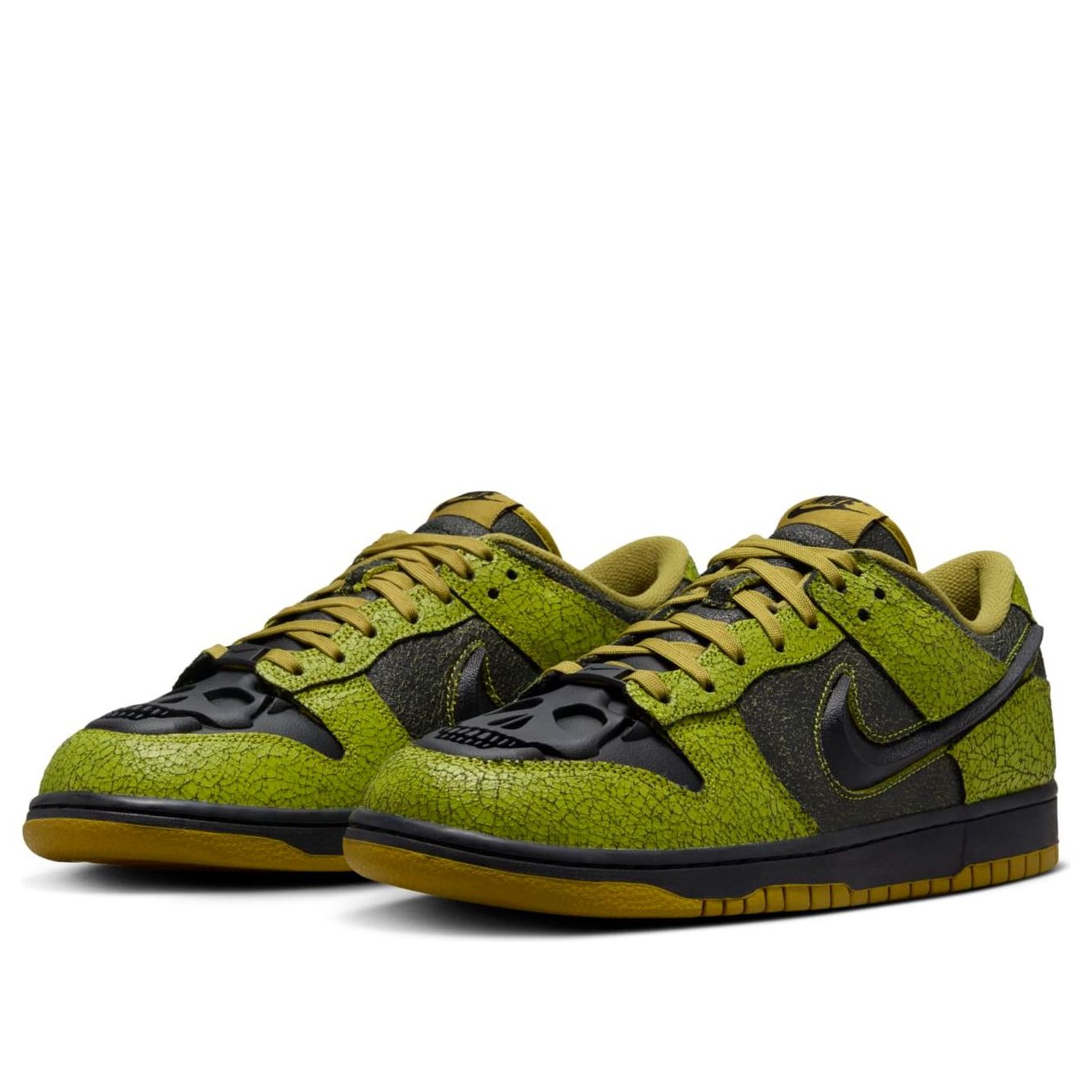 Nike Dunk Low Retro QS Halloween Skull