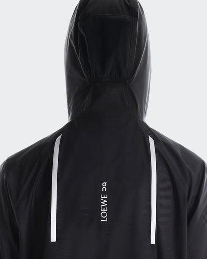 On Ultra Jacket Loewe Black