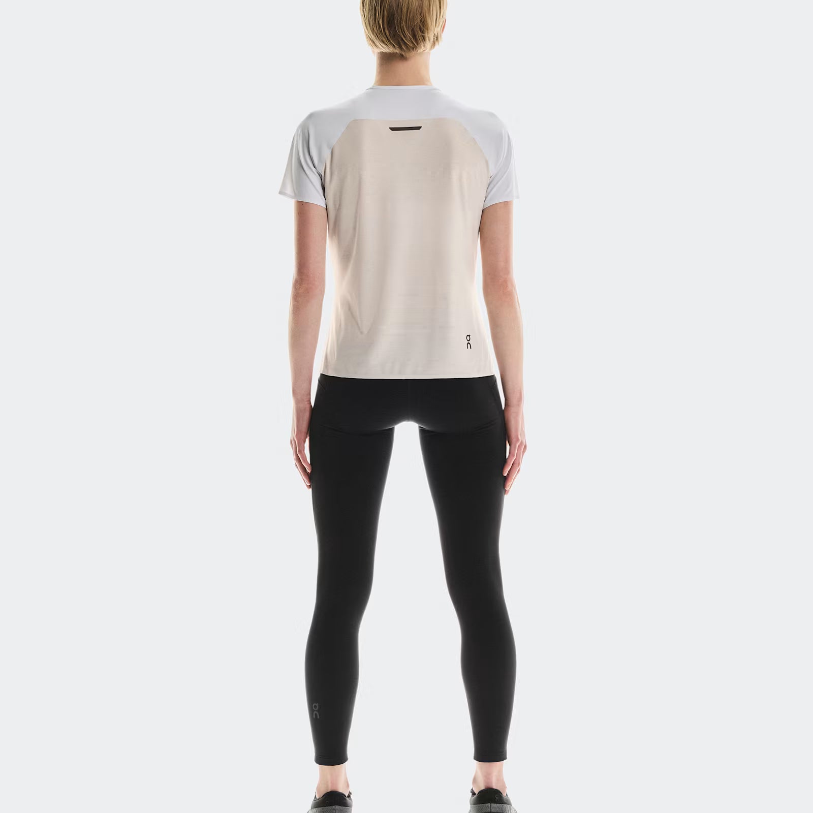 On Performance-T White | Silver (Women'S)