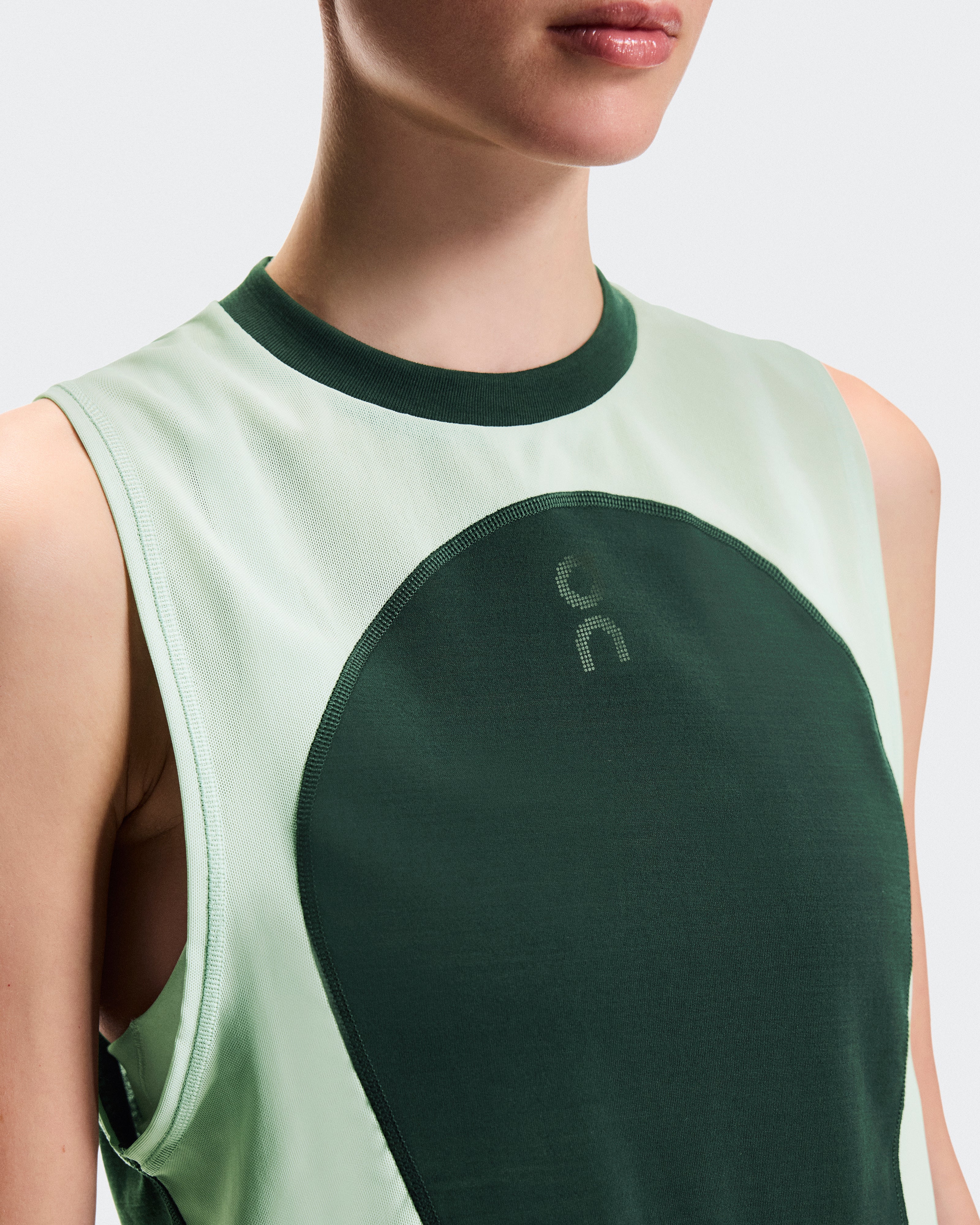On Train Volt Tank Obsidian (Women'S)