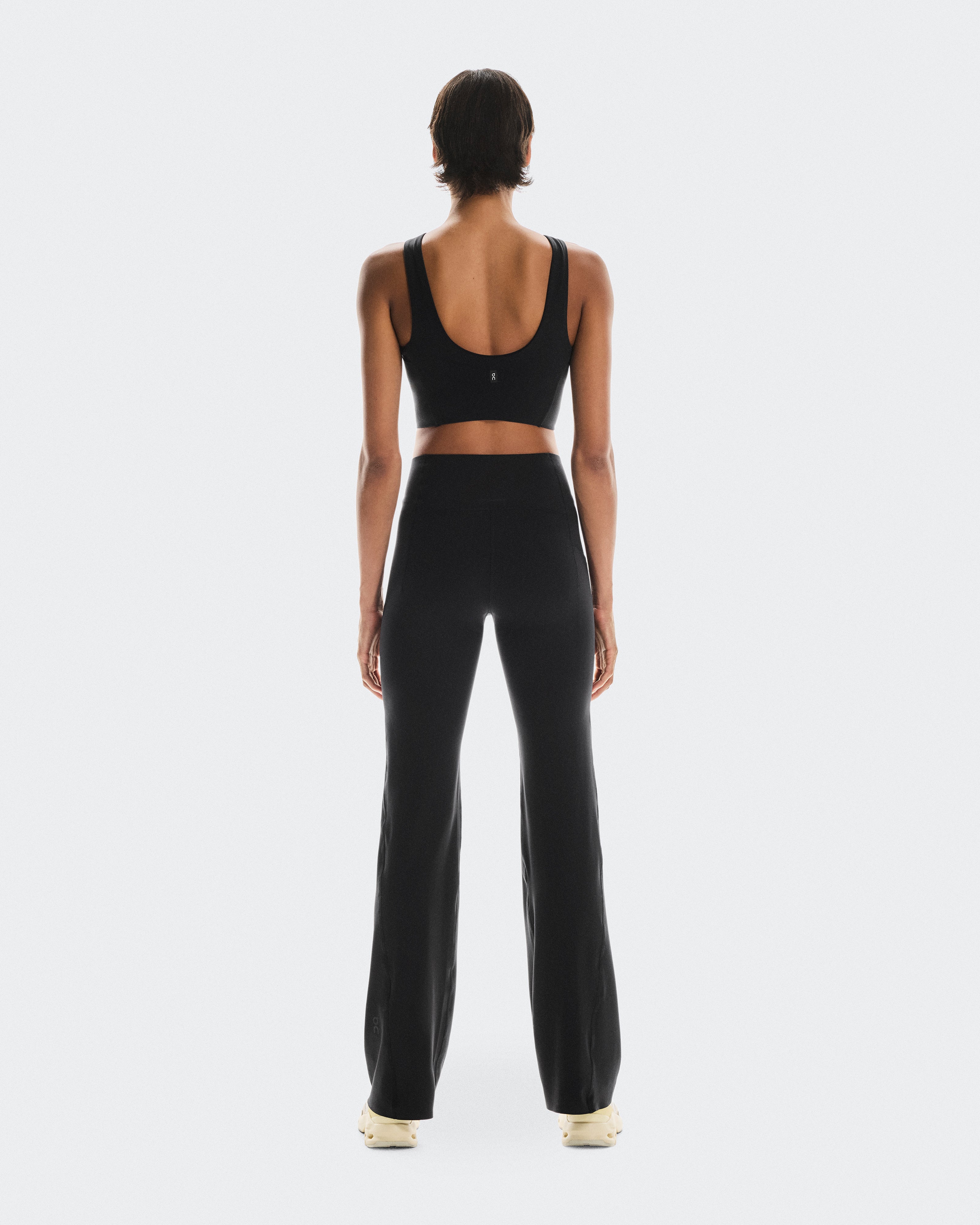 On Studio Flared Tights 32" Black (Women's)