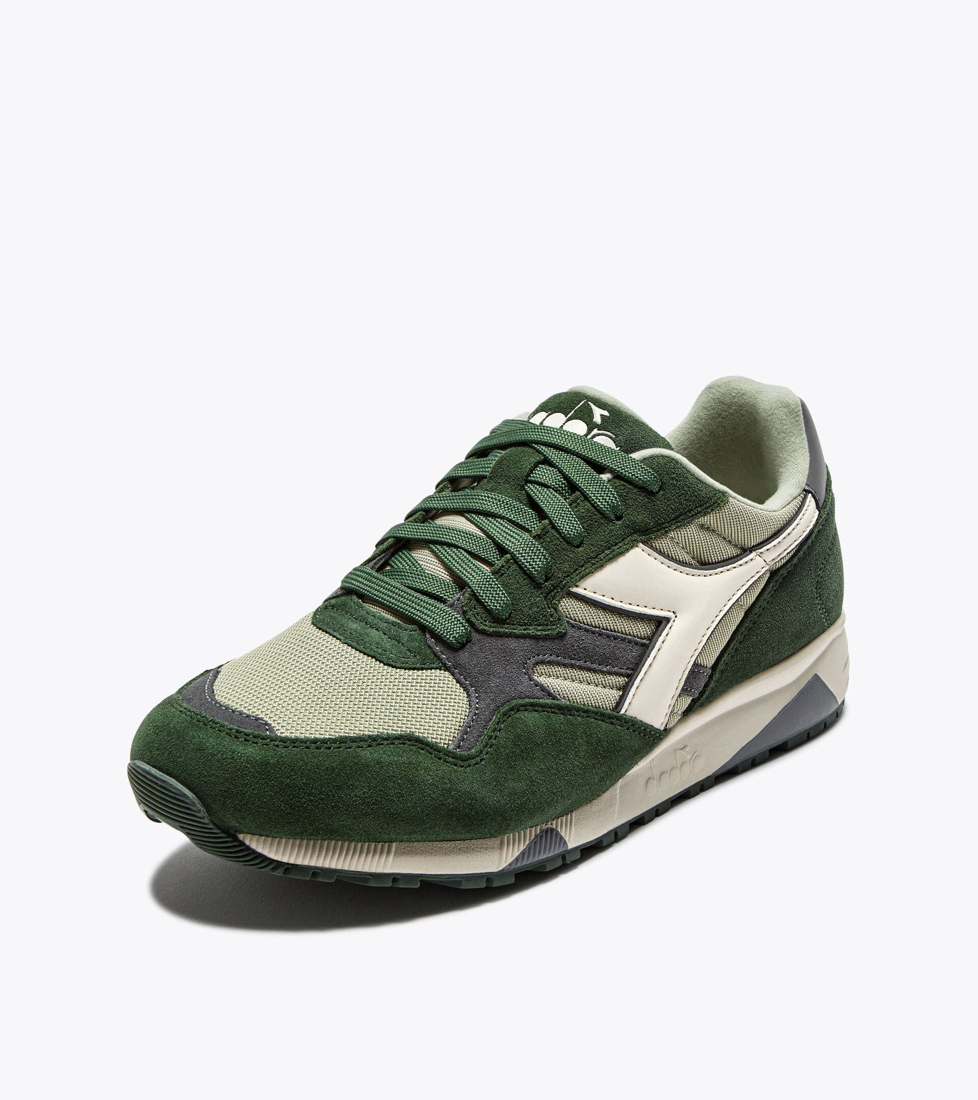 Diadora N902 Tofu /Blk Forest/Steel Gry