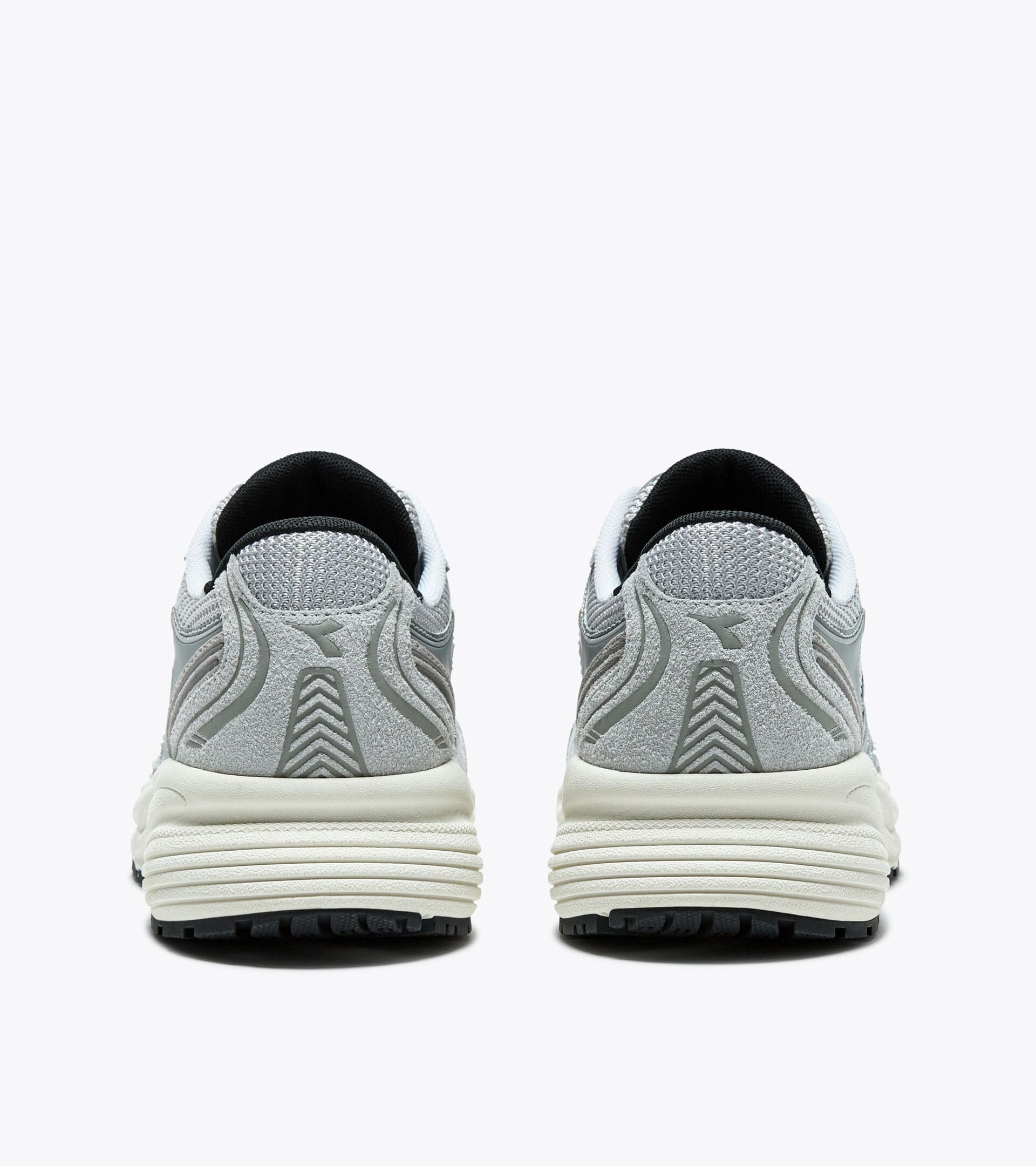 Diadora Mythos Star Grey Alaska