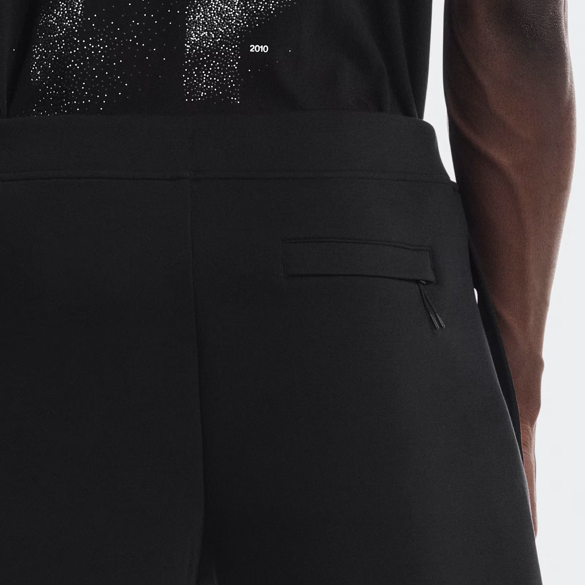 On Focus Tech Shorts Black