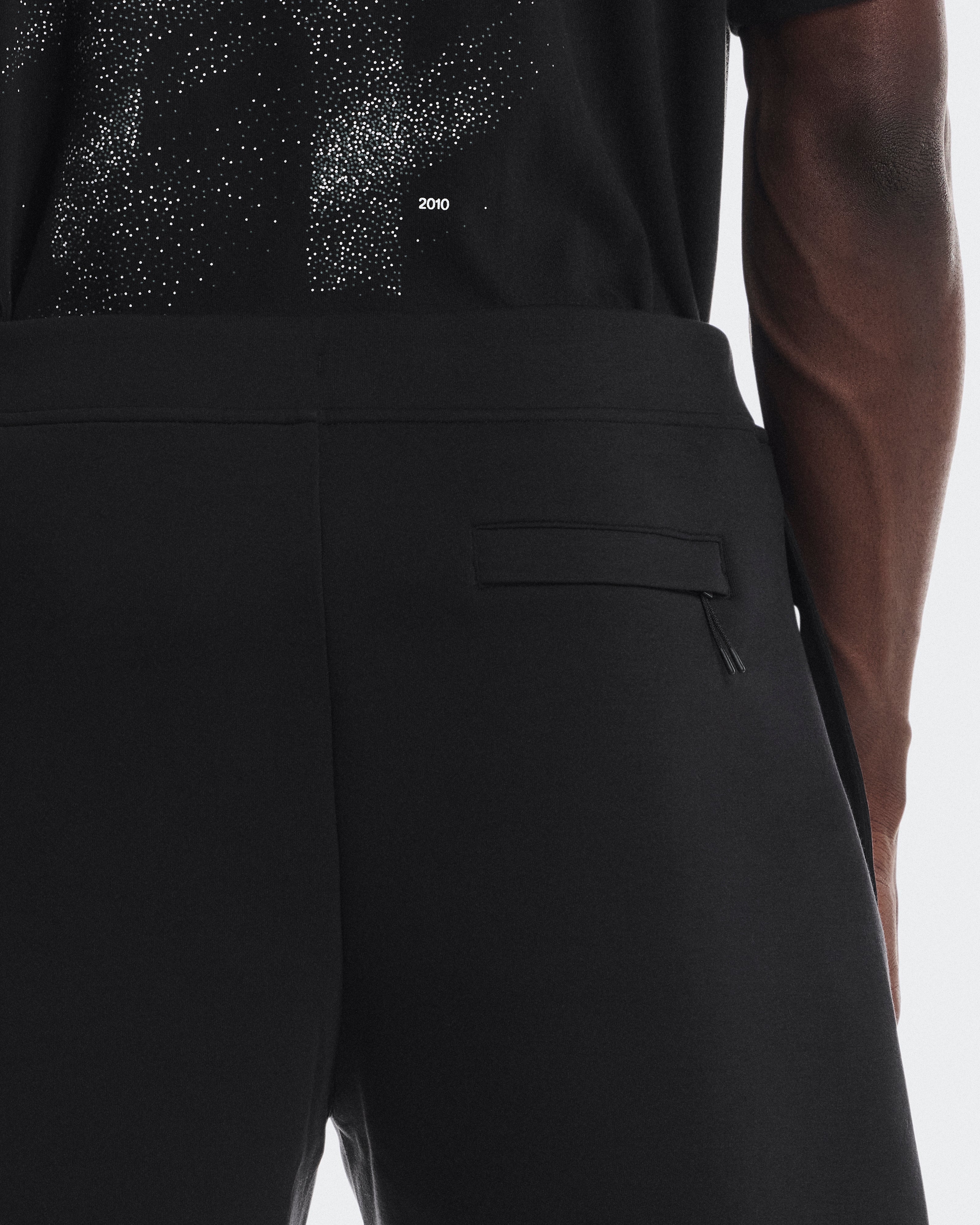 On Focus Tech Shorts Black