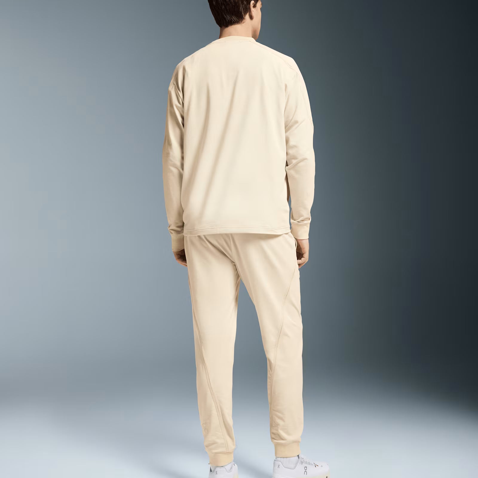 On Movement Joggers Sand