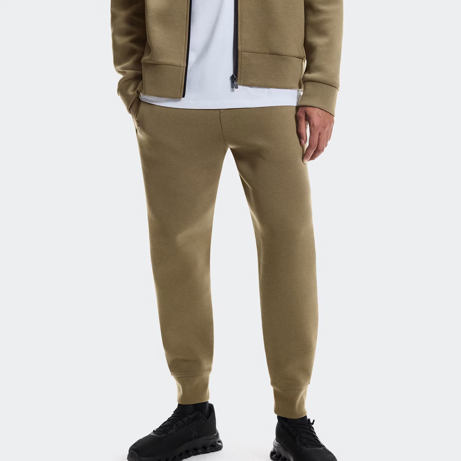 On Focus Tech Sweatpants Kalamata