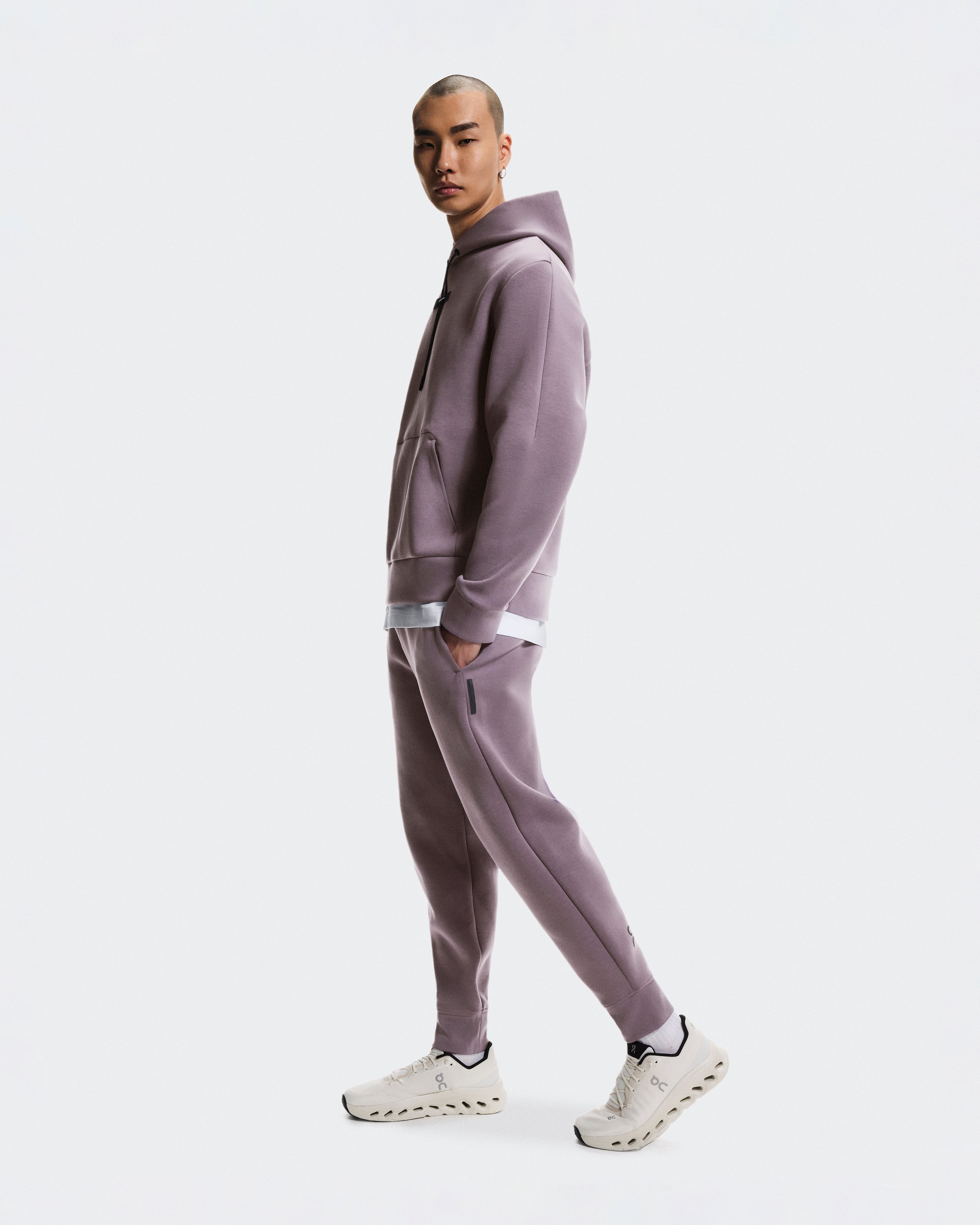 On Focus Tech Sweatpants Dewberry