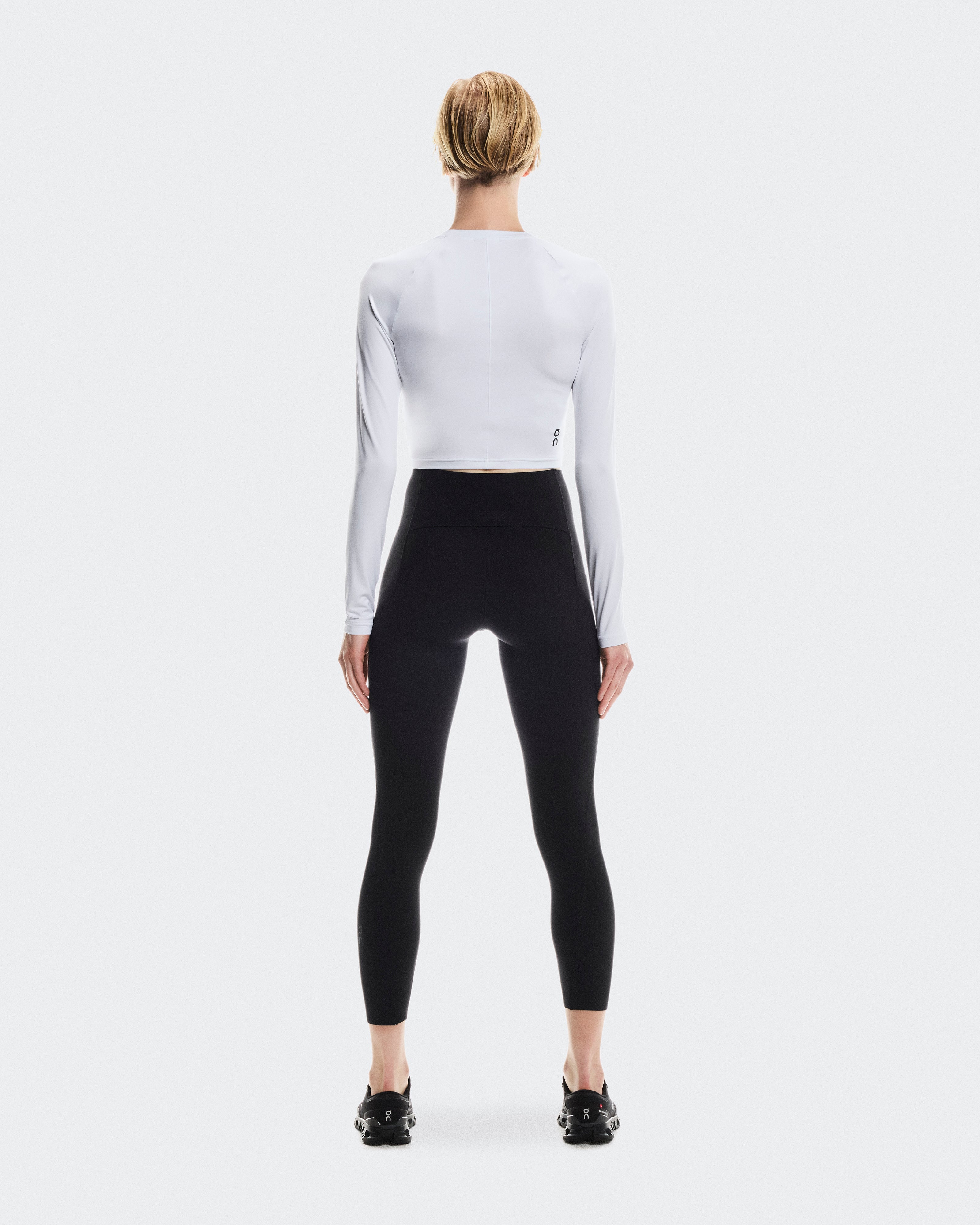 On Studio Long-T Crop White (Women's)