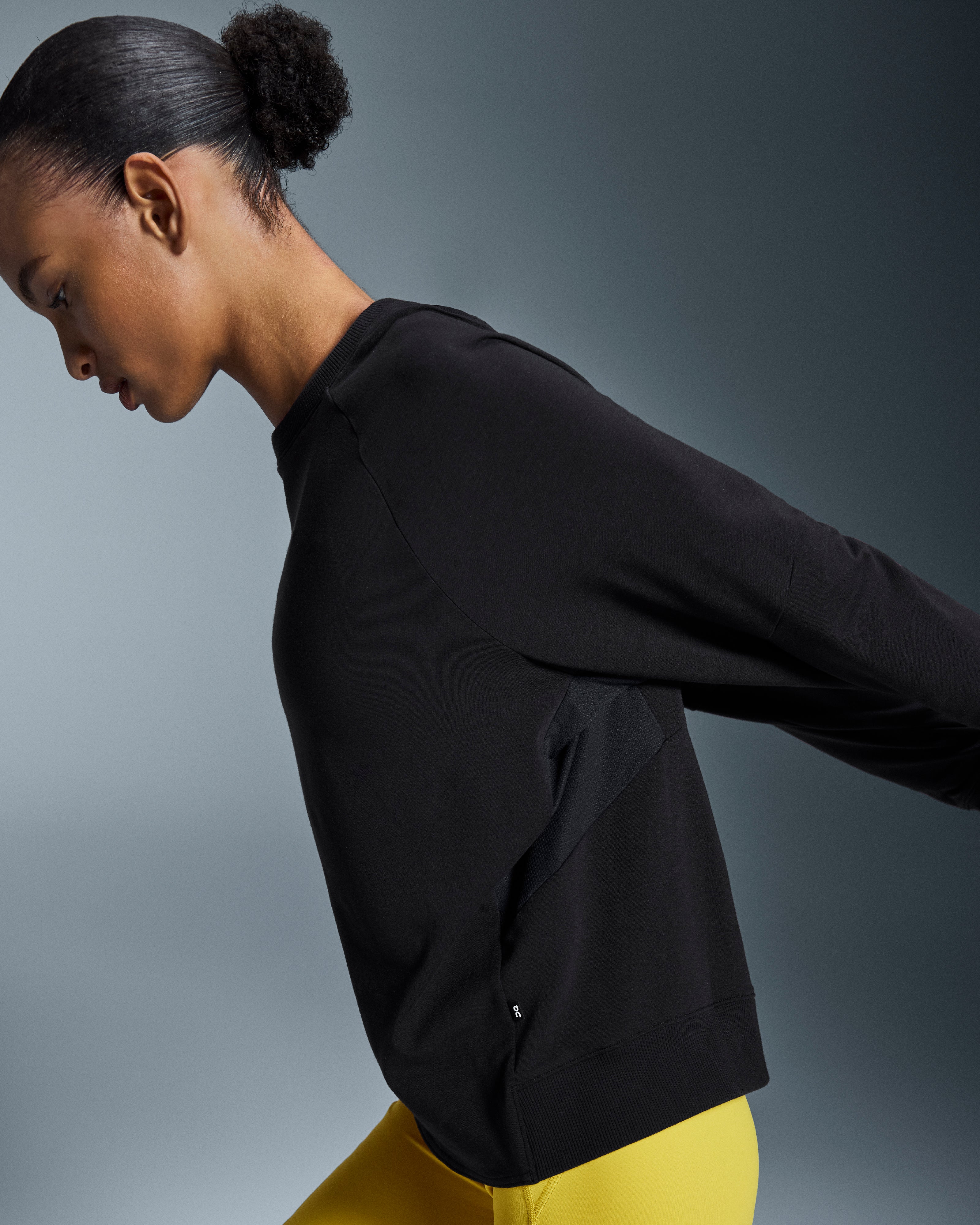 on studio crew Black (Women's)