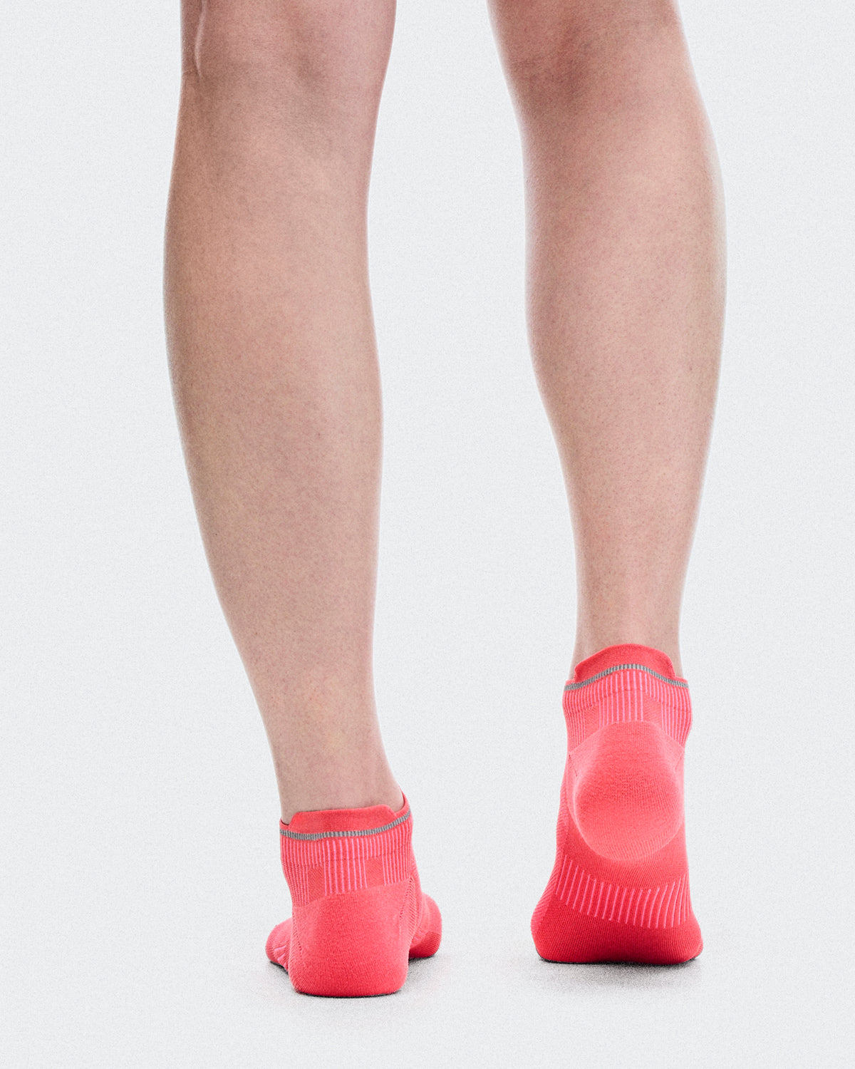 On Elite Run Sock Low Camellia | Azalea