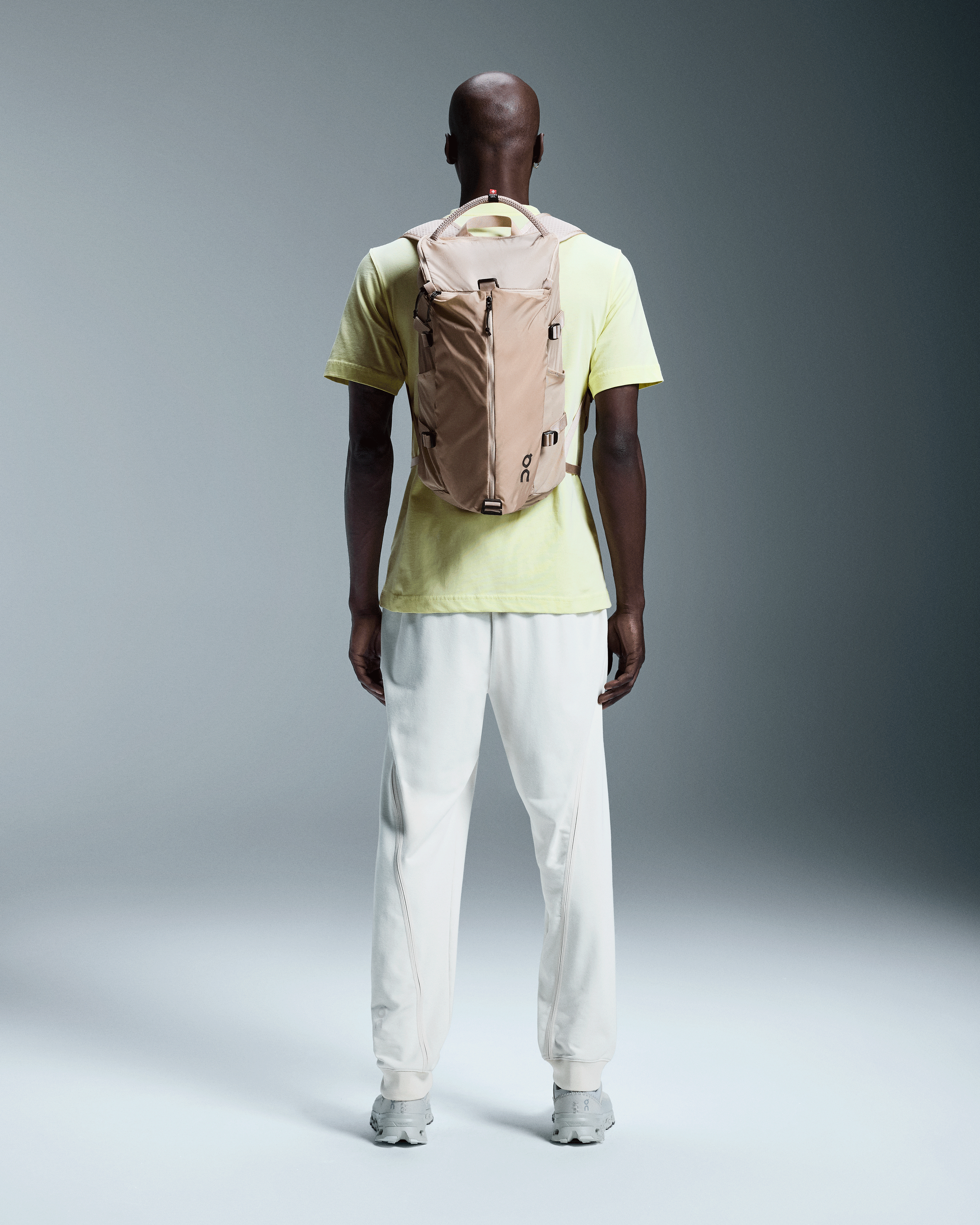 On Speed Pack 18L Lite Sand